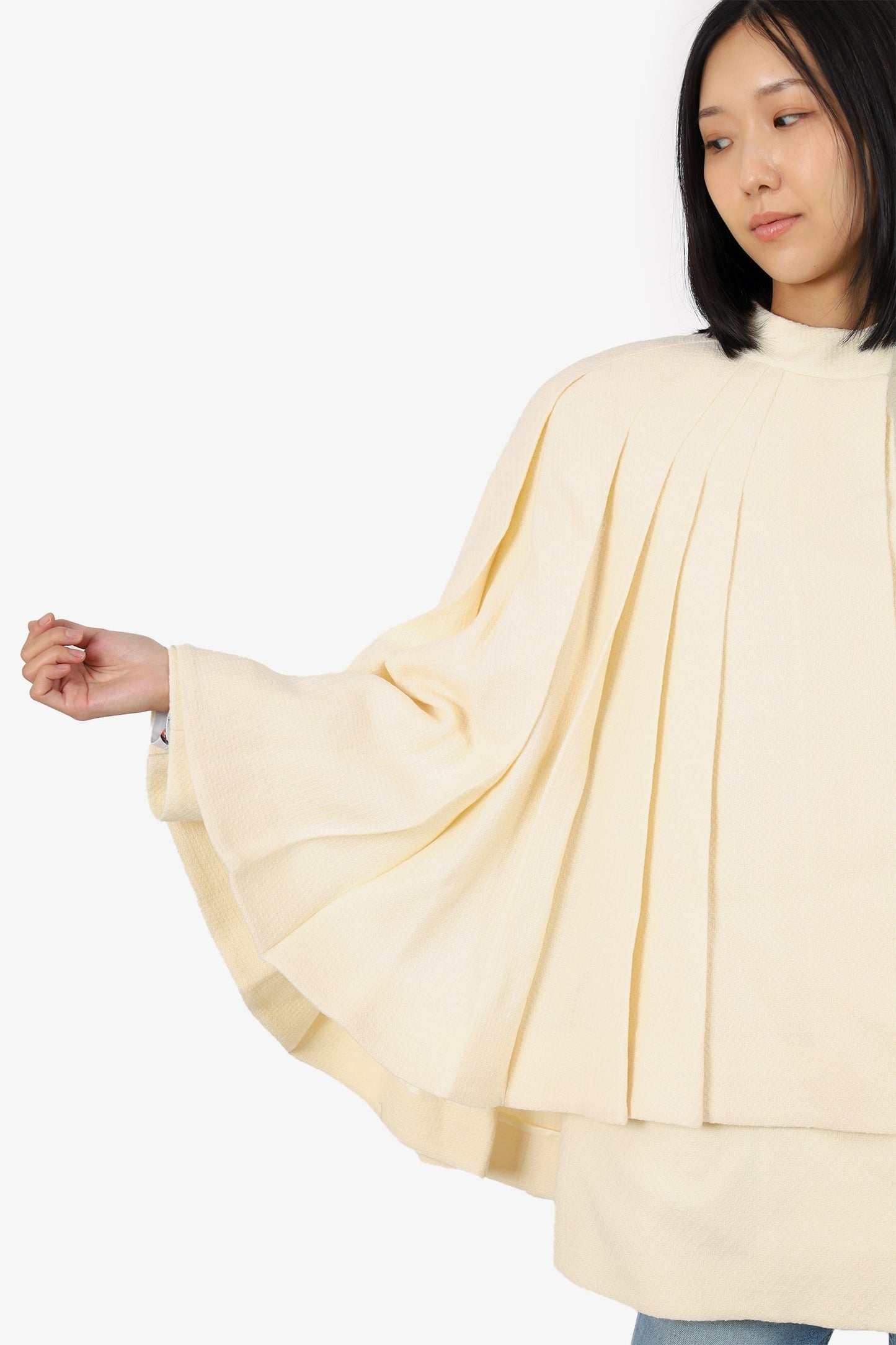Gucci White Wool Coat With Pleats Size 40