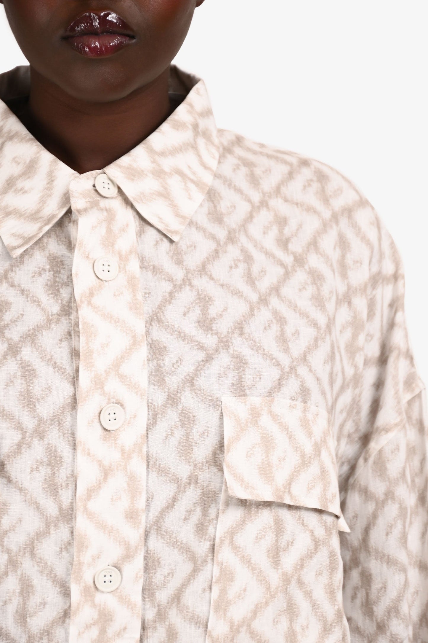 Fendi 2022 White/Beige Graphic Linen V-Neck Pocket Blo  Size 42 w/ Tags