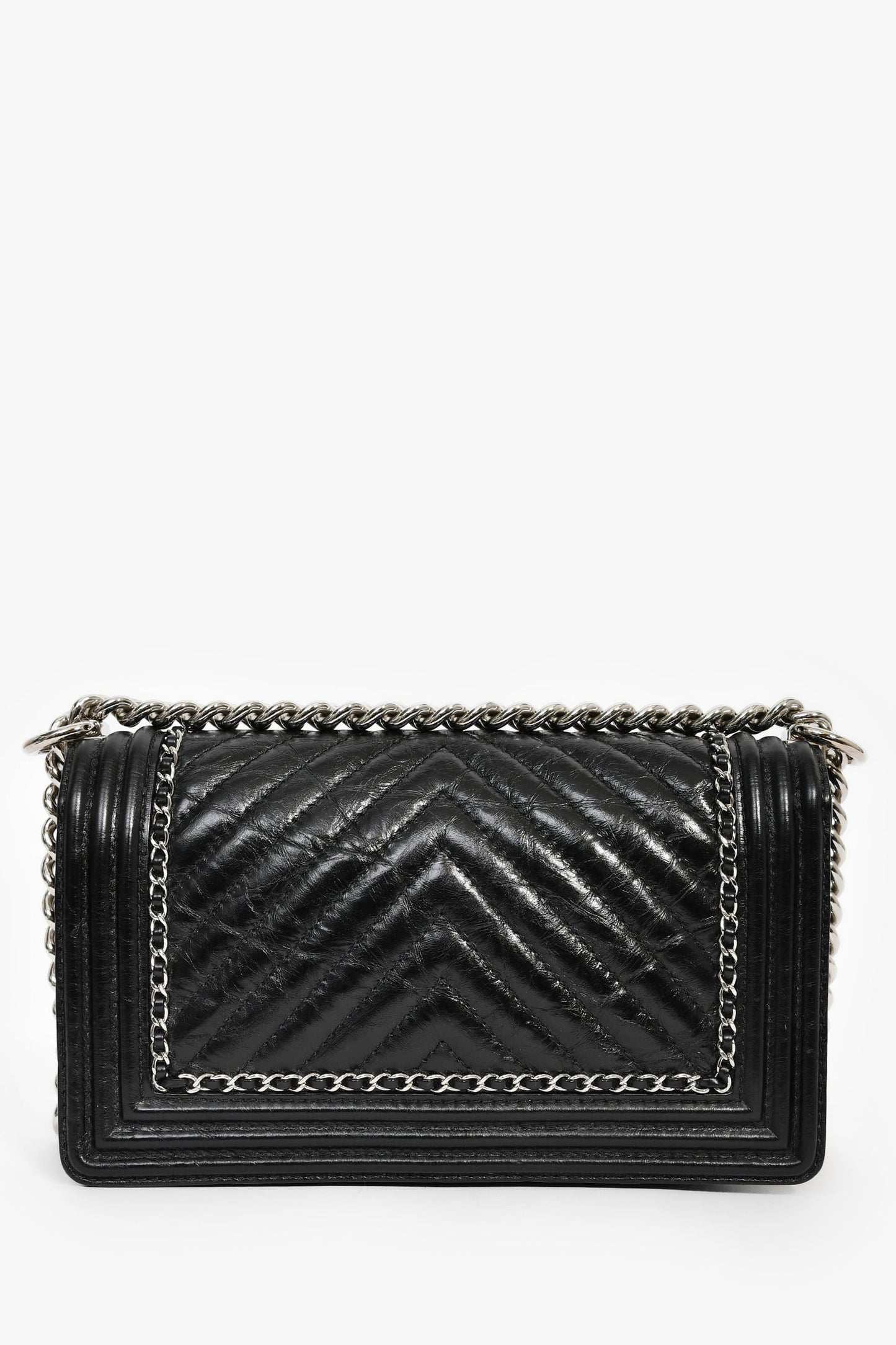 Pre-Loved Chanel™ 2017 Black Leather Chevron Medium Boy Bag