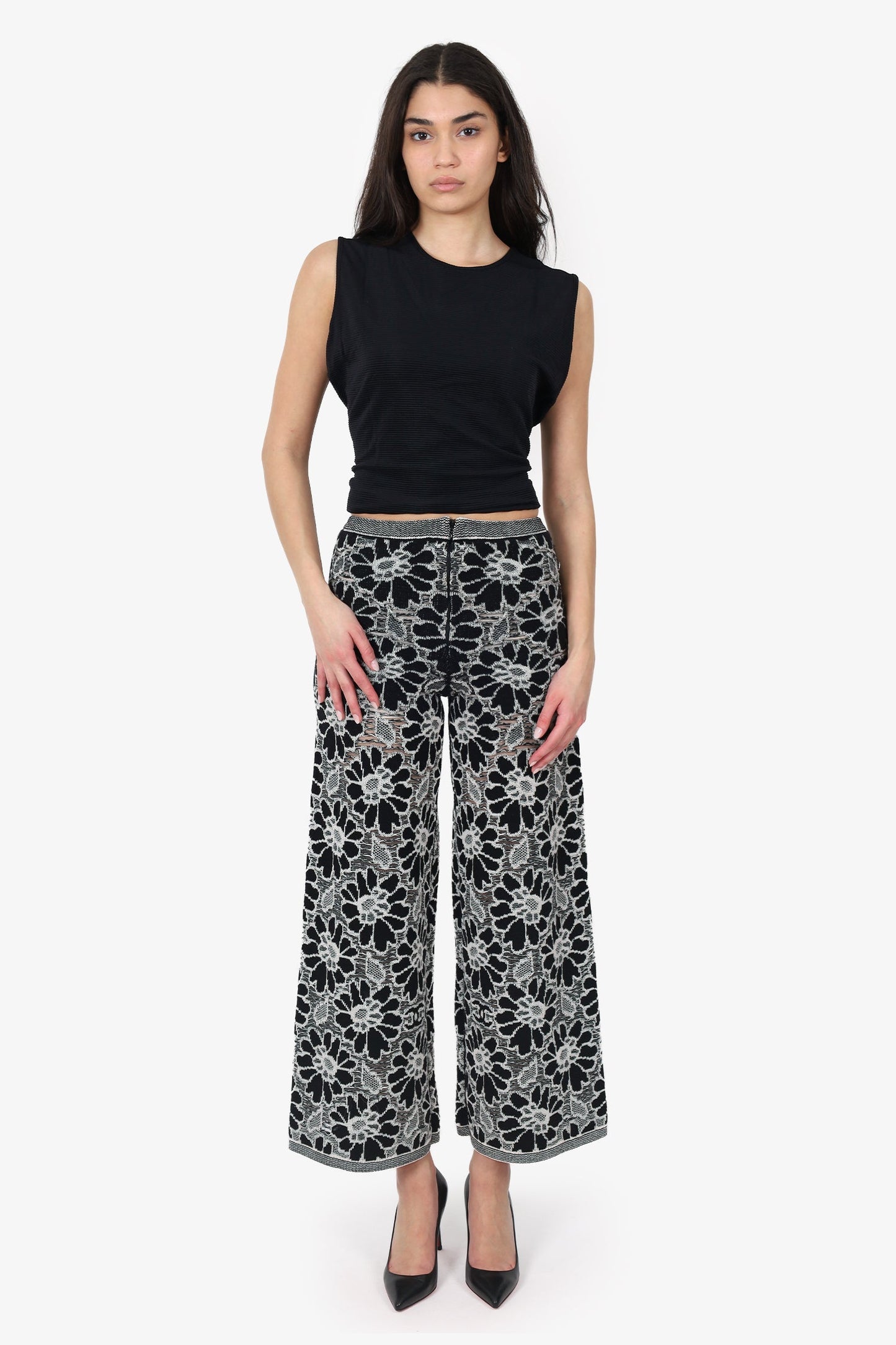 Pre-Loved Chanel™ SS20 Black/White Camellia Knit Culotte Pants Size 38