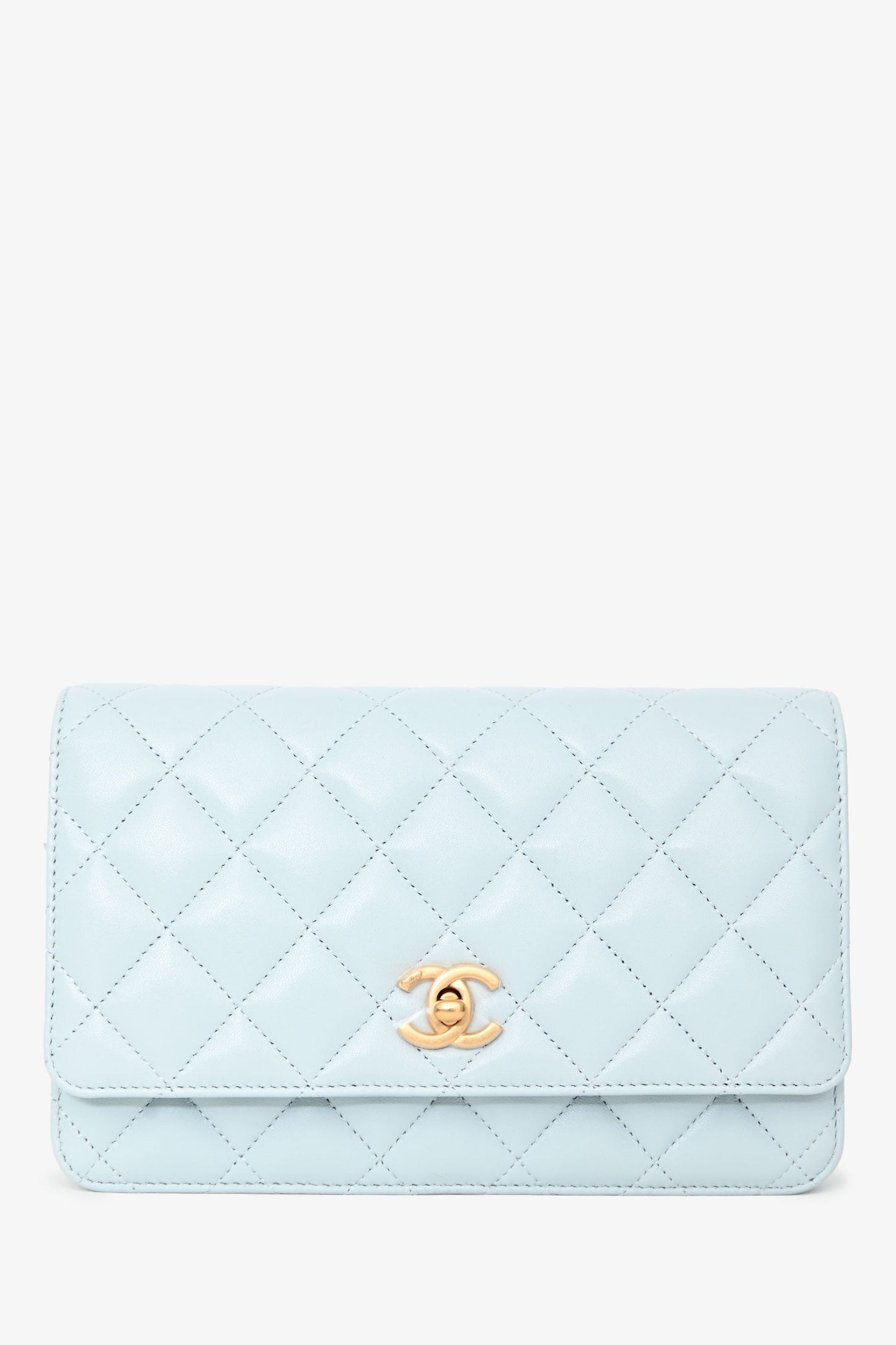 Pre-Loved Chanel™ Light Blue Leather Quilted CC Pearl Crush Wallet On Chain