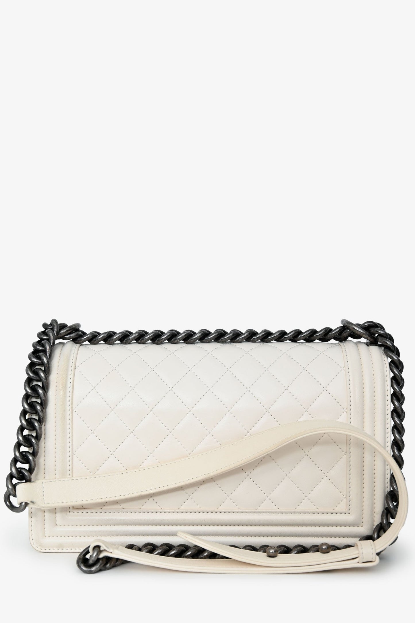 Pre-Loved Chanel™ 2015-16 White Quilted Lambskin Leather Old Medium Boy Bag