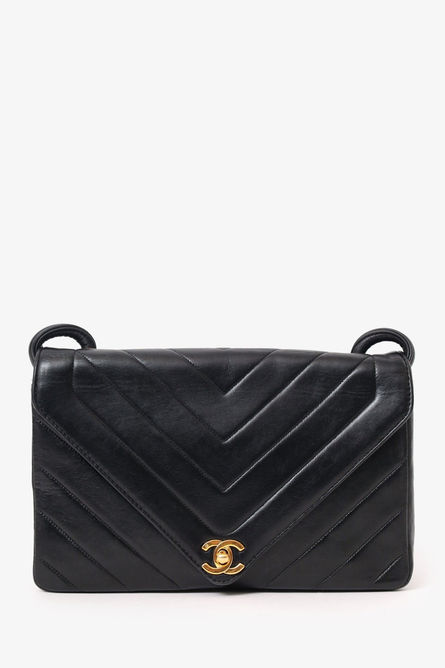 Pre-Loved Chanel™ 1991-94 Black Chevron Leather Medium Envelope Flap Bag (Refurbished)