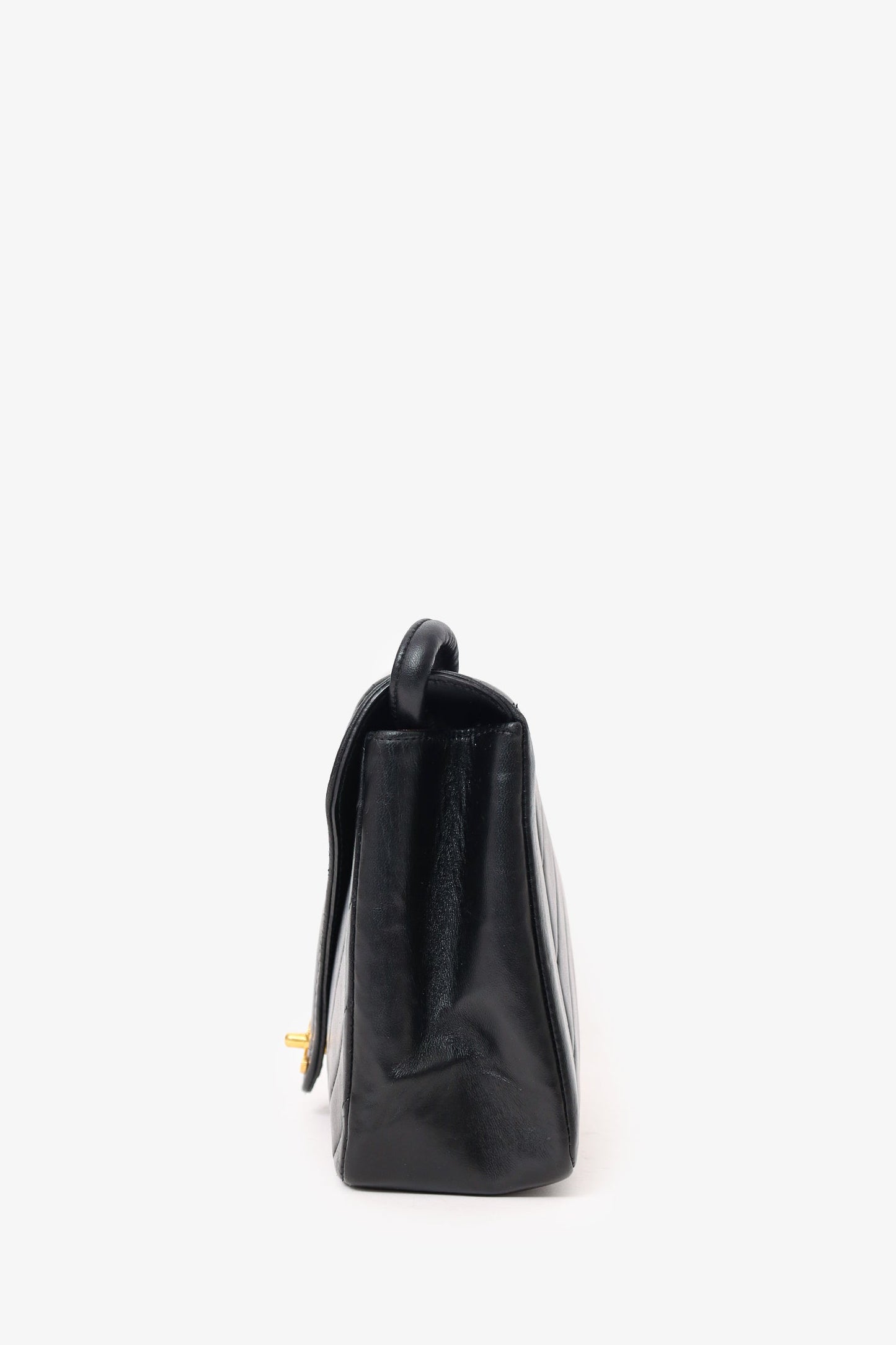 Pre-Loved Chanel™ 1991-94 Black Chevron Leather Medium Envelope Flap Bag (Refurbished)