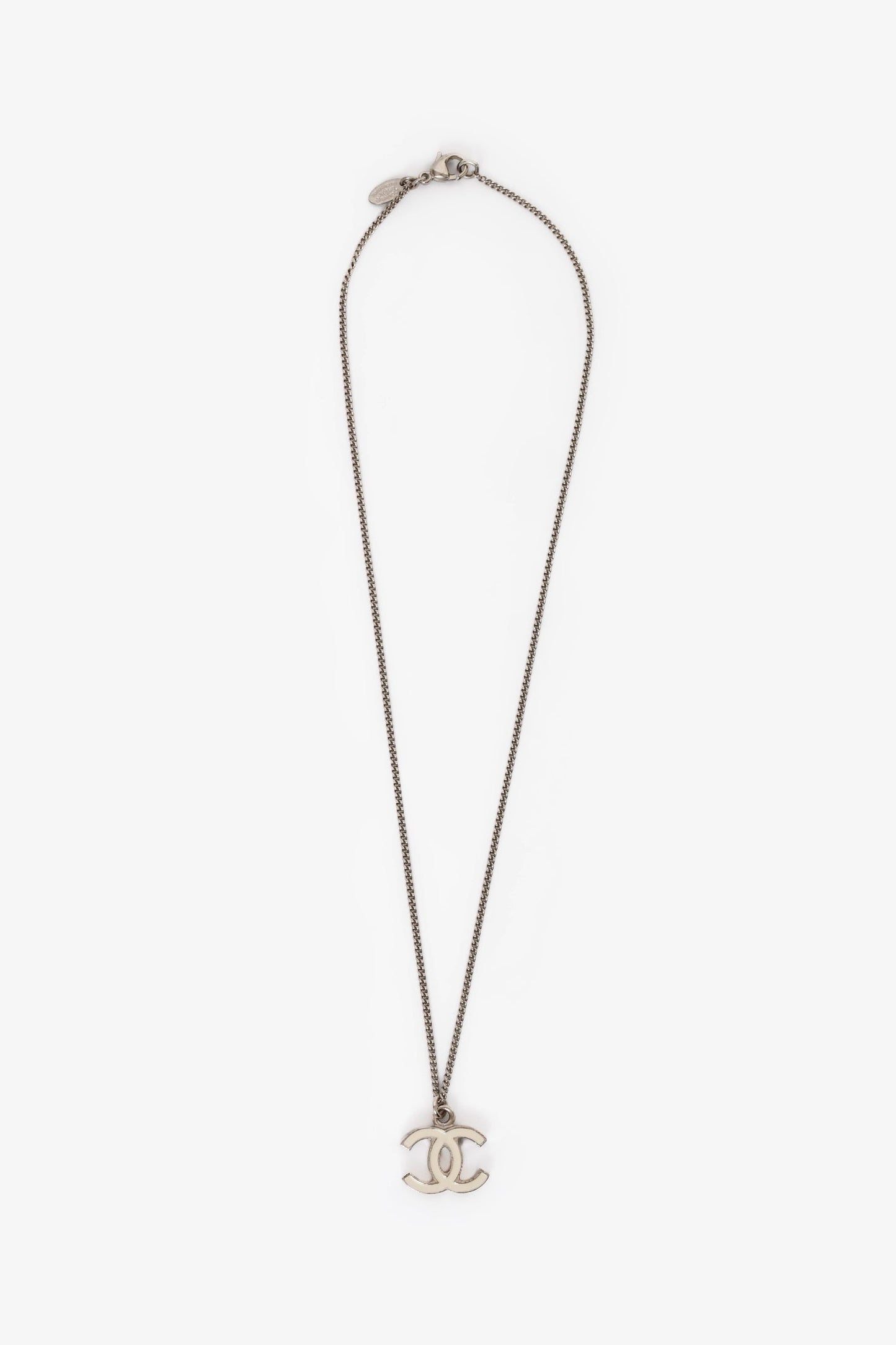 Pre-Loved Chanel™ 2007 Silver Toned Enamel CC Interlocking Pendant Necklace