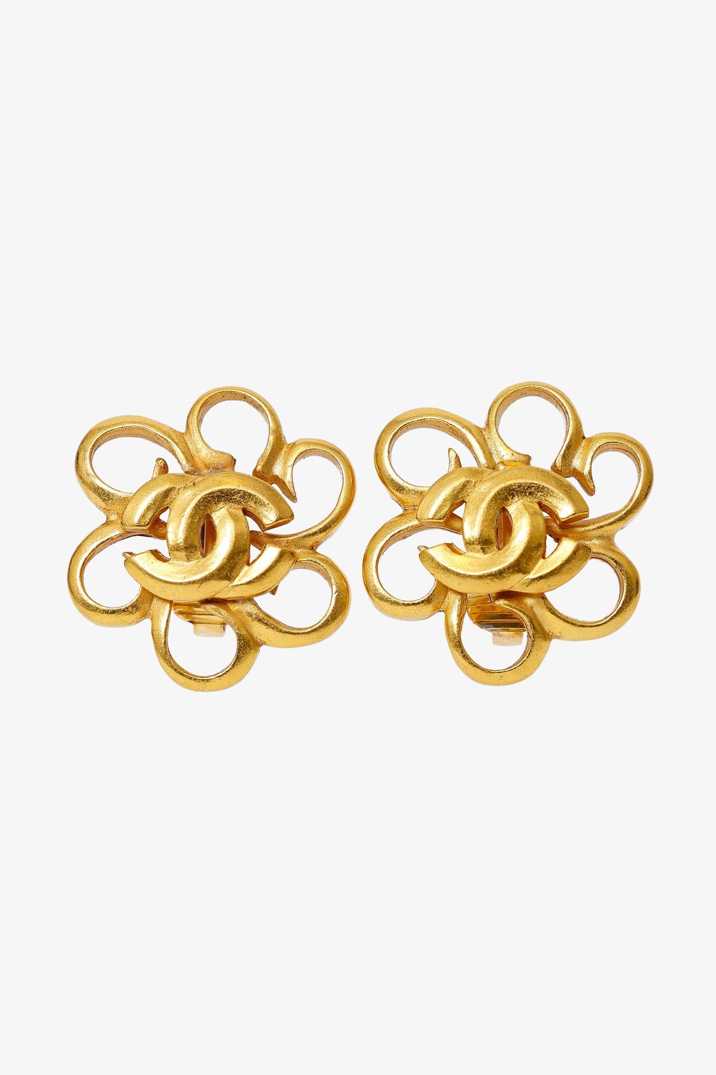 Pre-Loved Chanel™ Gold Tone CC Flower Clip-on Earrings