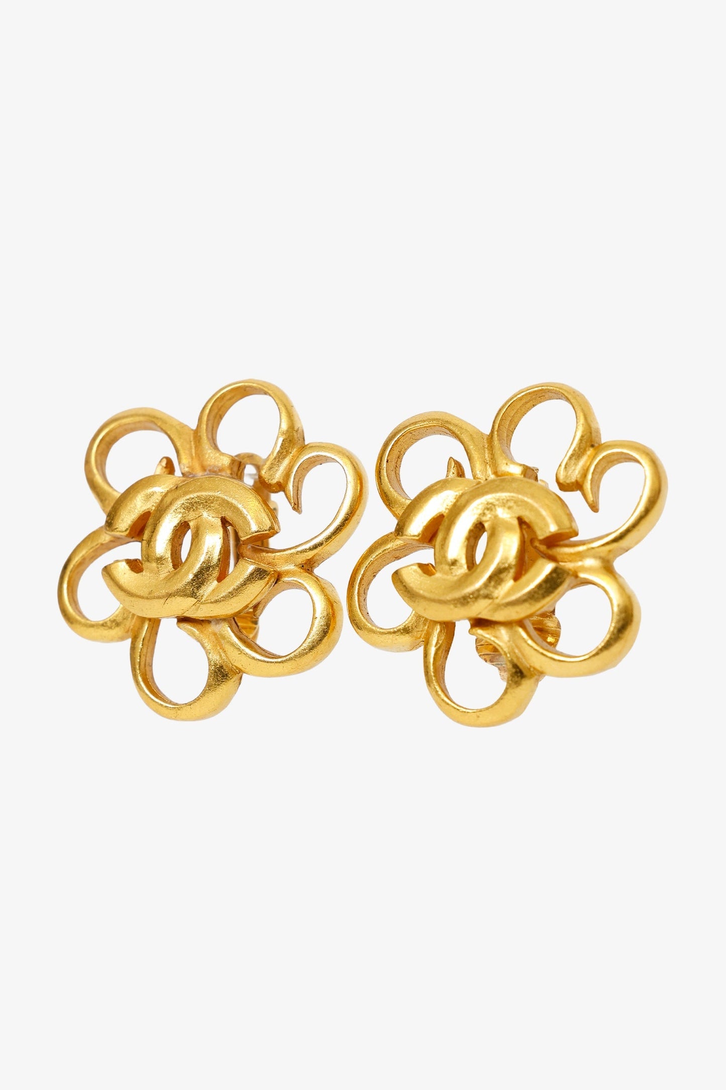 Pre-Loved Chanel™ Gold Tone CC Flower Clip-on Earrings