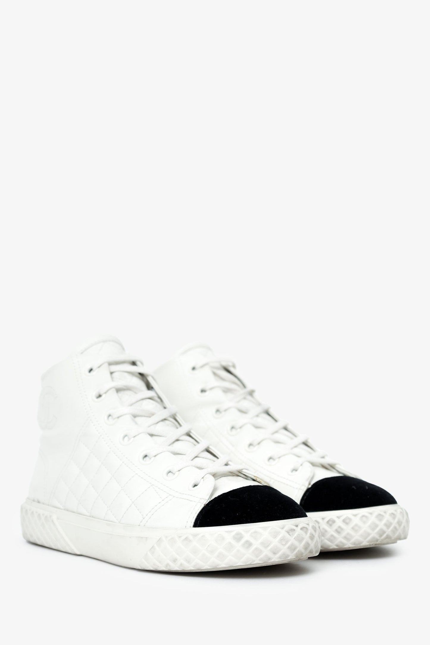 Pre-Loved Chanel™ White Quilted Leather CC Cap Toe High Top Sneaker Size 40