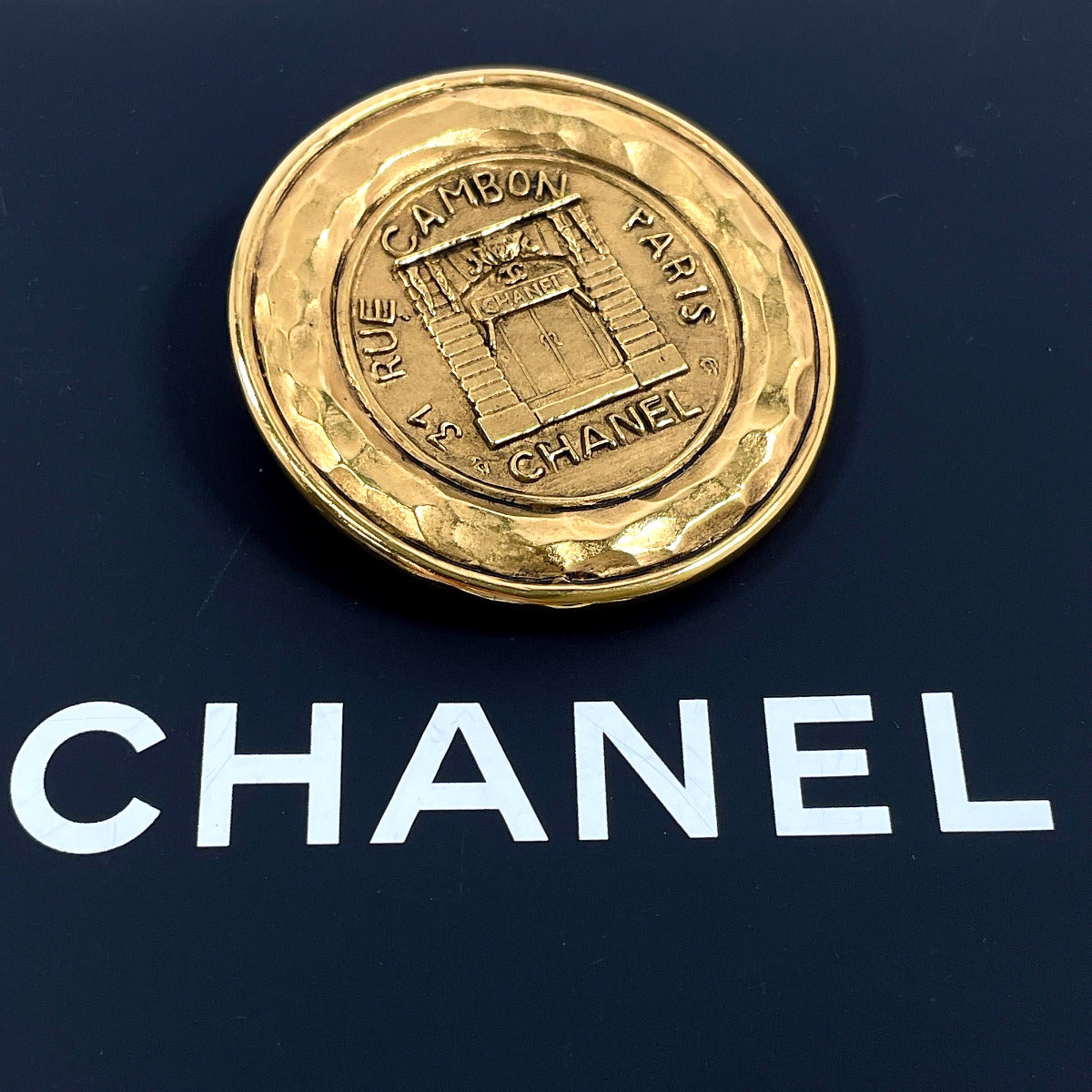 CHANEL Brooch Gold Plated gold   31 RUE CAMBON PARIS Women  d