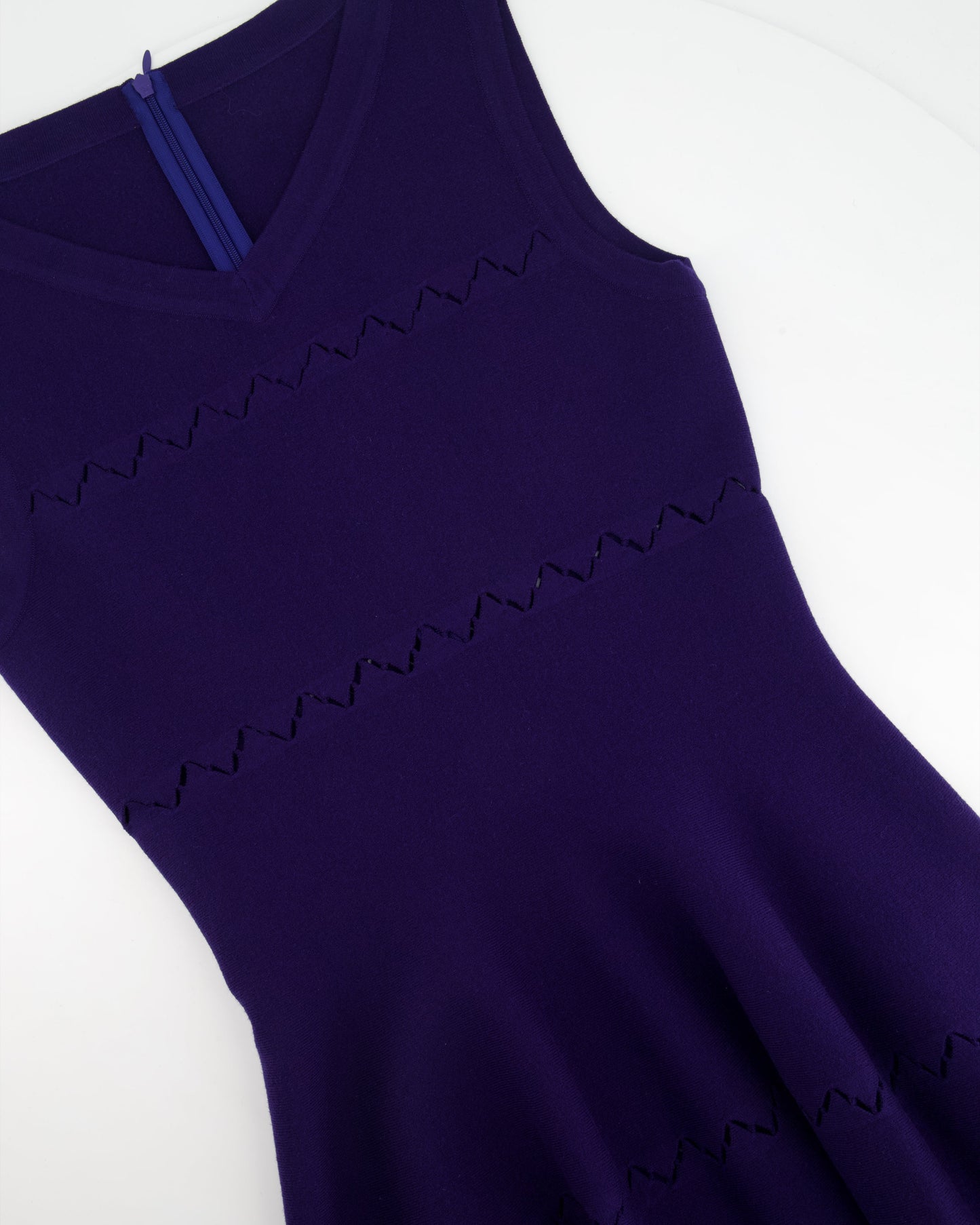 Ala•a Navy Sleeveless Knit A-Line Dress with V-Neckline and Zig-Zag Detail Size FR 42 (UK 14)