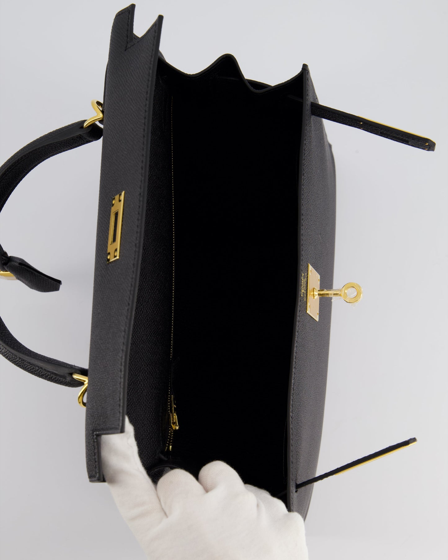 Herm�s Kelly 28 Sellier Bag in Noir Epsom Leather with Gold Hardware