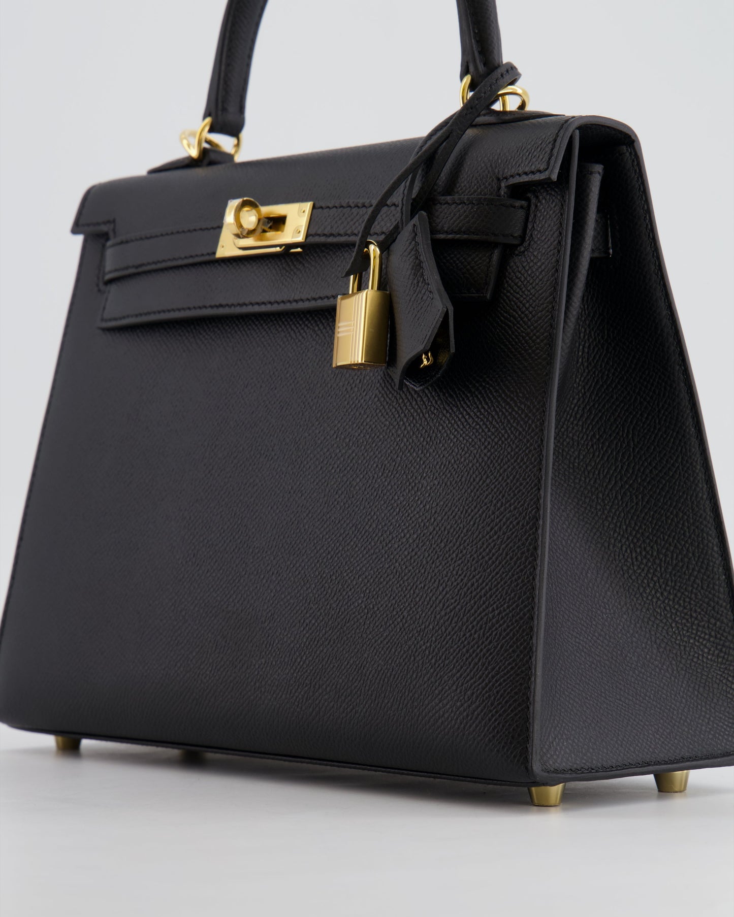 *HOLY GRAIL* Herm�s Kelly 25 Sellier Bag in Noir Epsom Leather with Gold Hardware