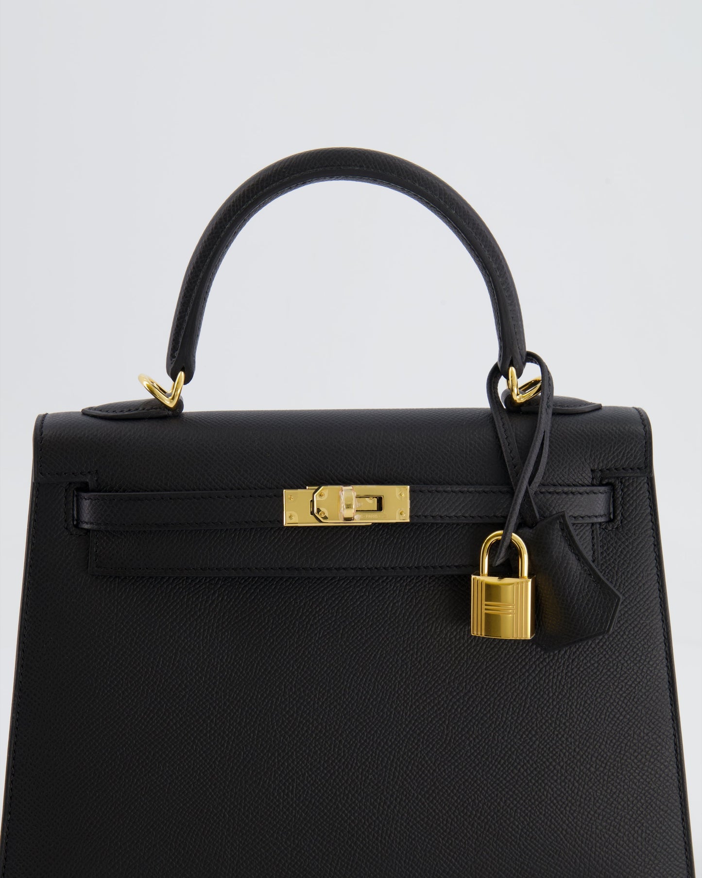 *HOLY GRAIL* Herm�s Kelly 25 Sellier Bag in Noir Epsom Leather with Gold Hardware