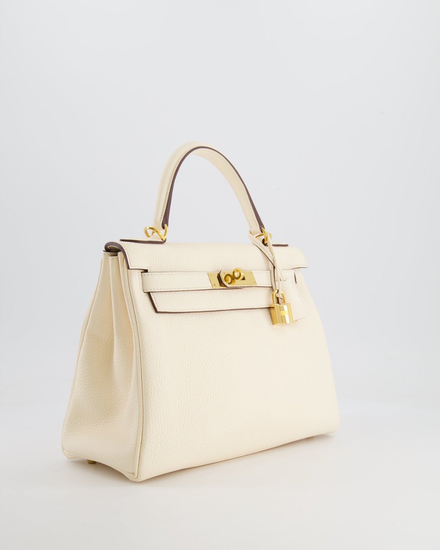Herm�s Kelly 28 Retourne Bag in Nata Clemence Leather with Gold Hardware