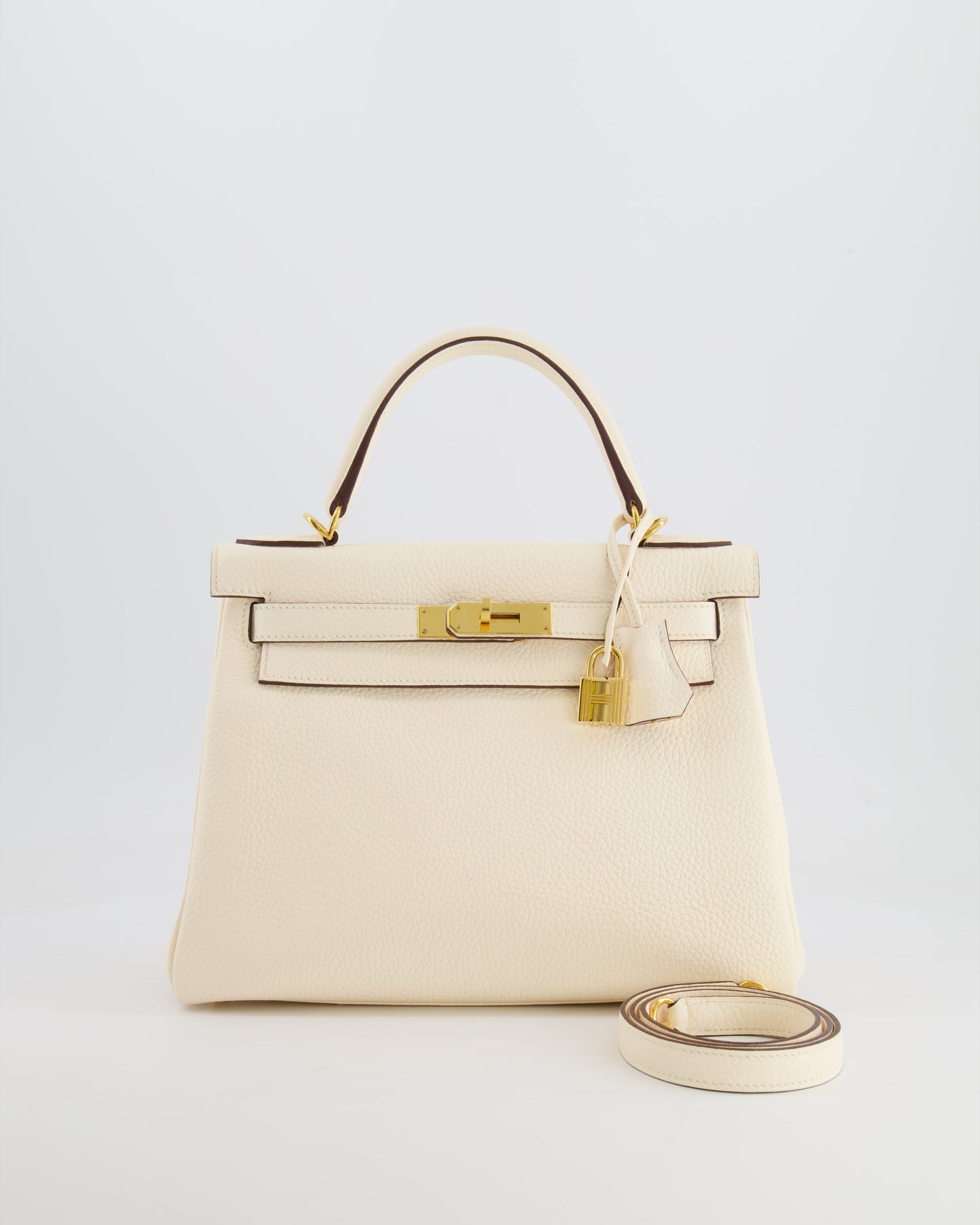 Herm�s Kelly 28 Retourne Bag in Nata Clemence Leather with Gold Hardware
