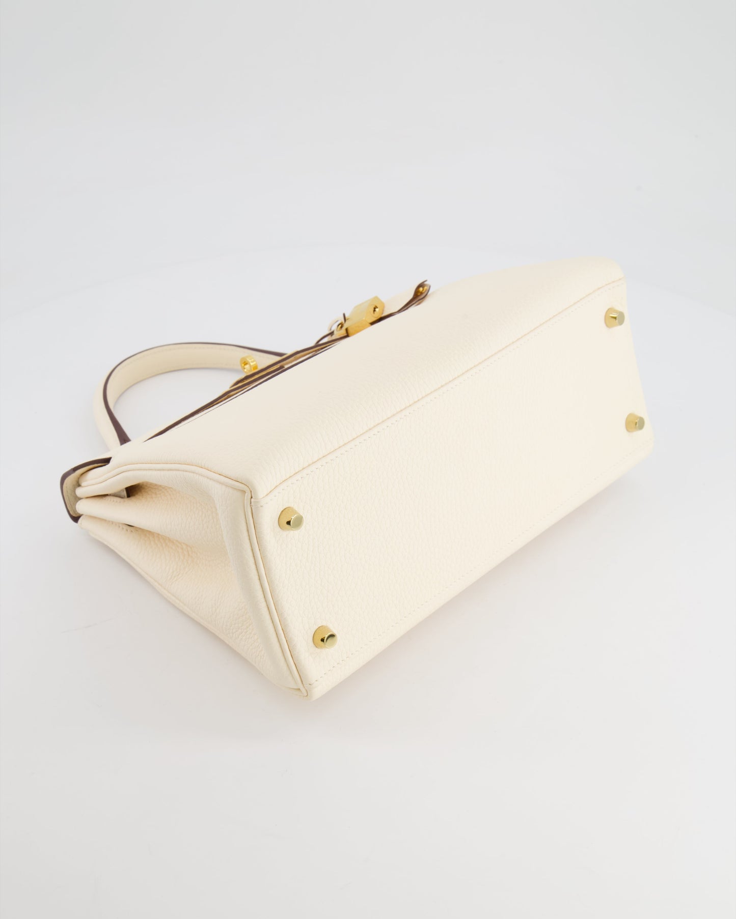 Herm�s Kelly 28 Retourne Bag in Nata Clemence Leather with Gold Hardware