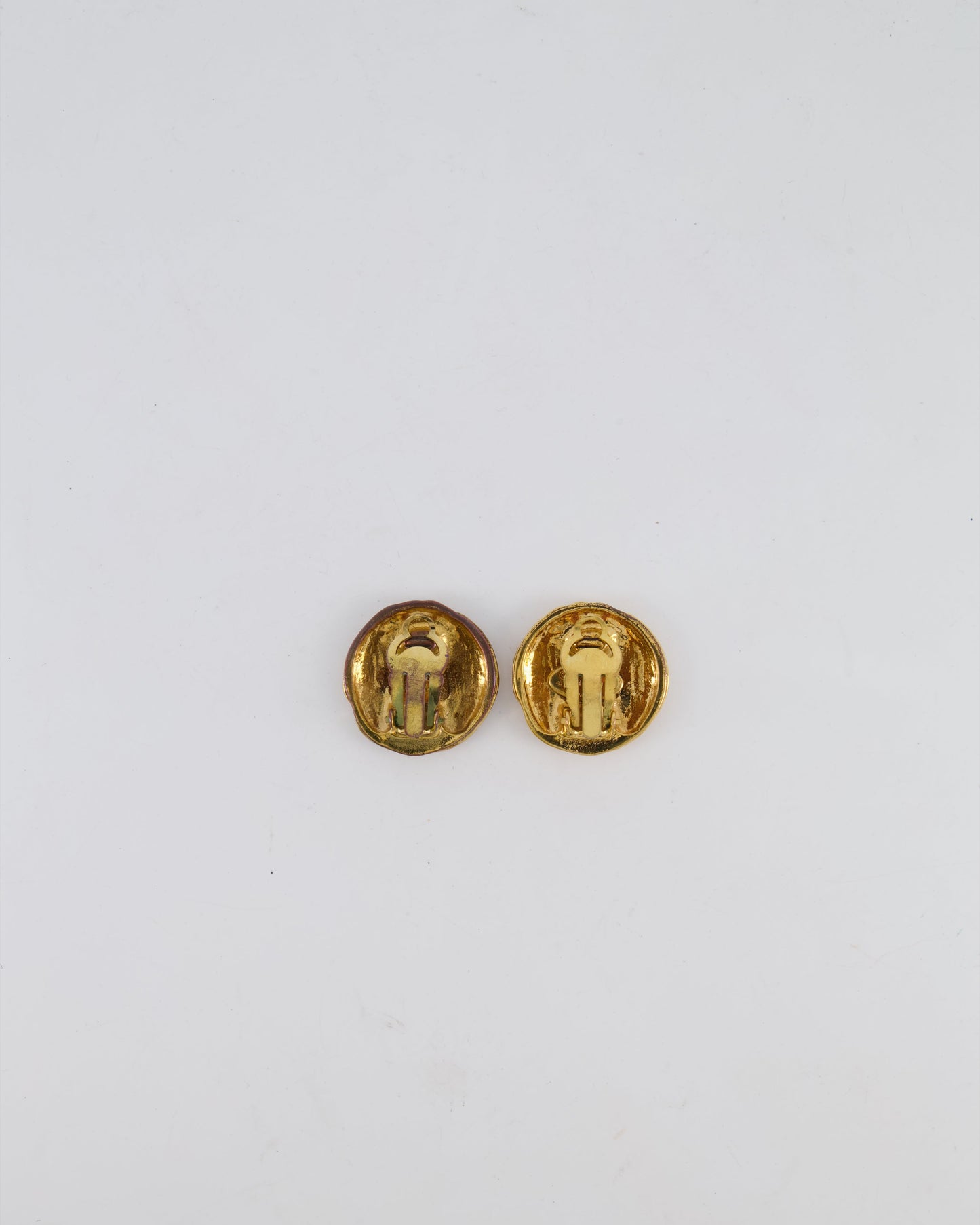 Chanel 93P   Shiny Gold Round Clip-On Earrings with Gold CC Logo