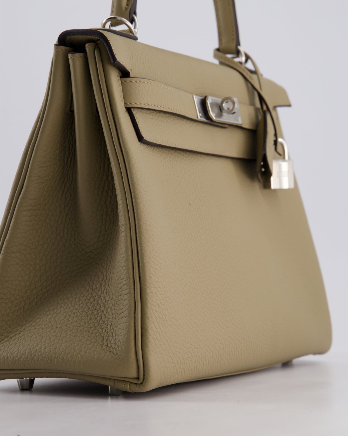 Herm�s Kelly 28 Retourne Bag in Beige Marfa Clemence Leather with Palladium Hardware