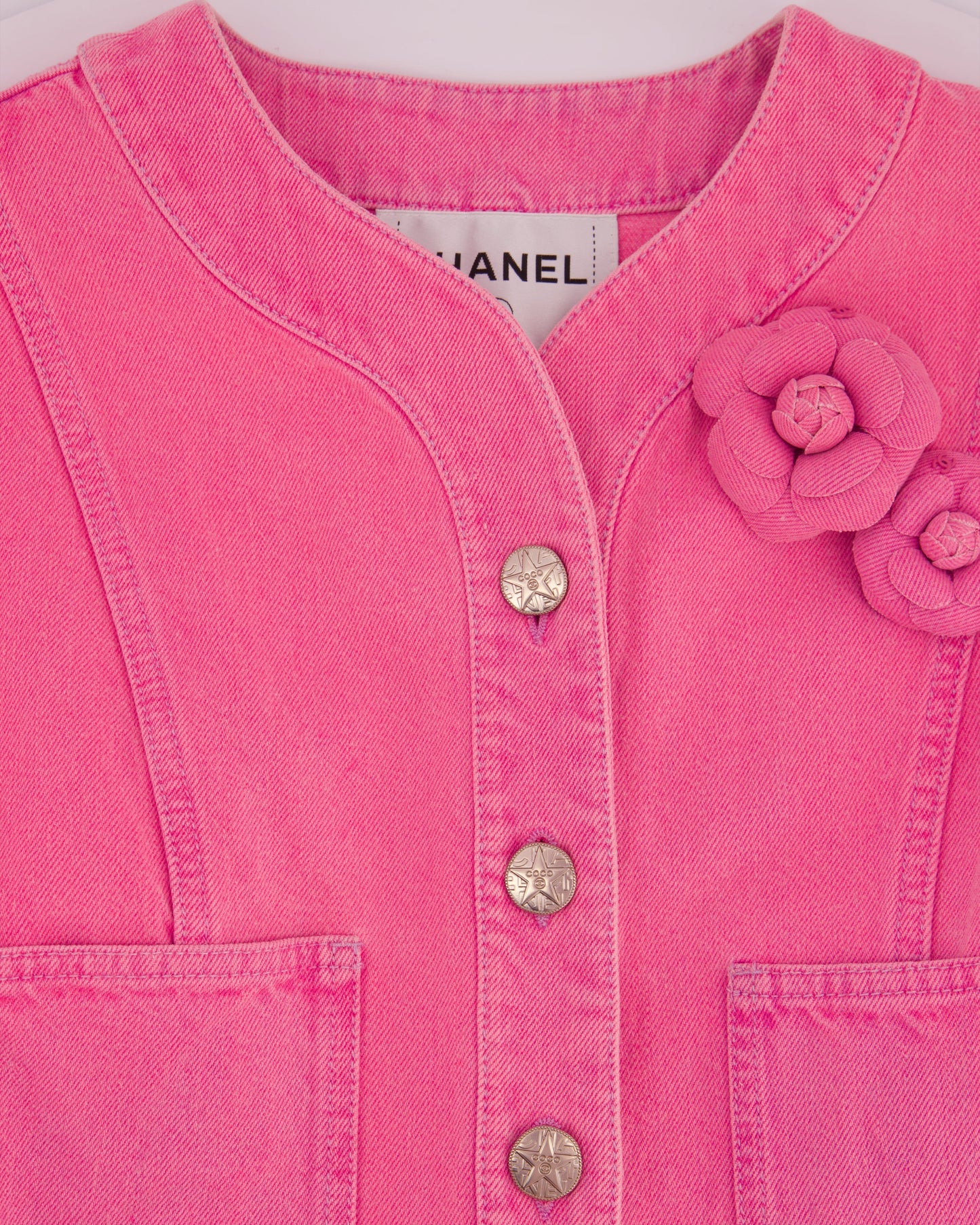 *HOT* Chanel 21S Hot Pink Denim Jacket with Detachable Camelia Pin Detail Size FR 34 (UK 6)