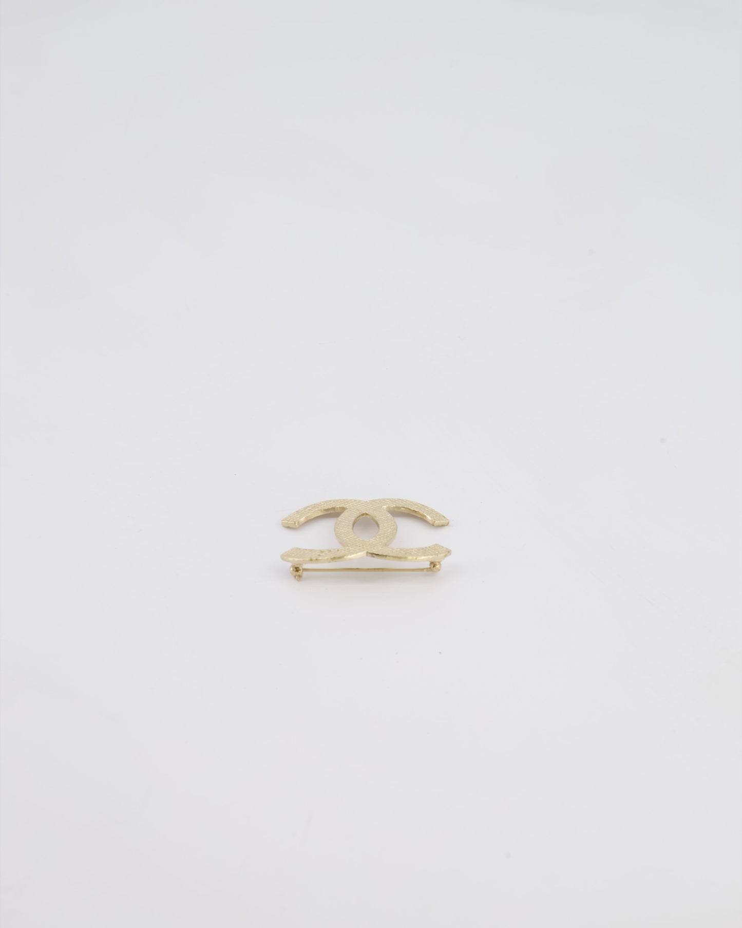 Chanel 16B Champagne Gold CC Textured Brooch