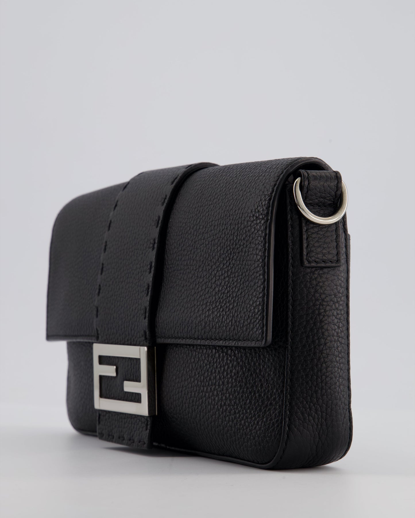 *MENSWEAR* Fendi Black Selleria Baguette Bag In Grained Leather with Silver Hardware