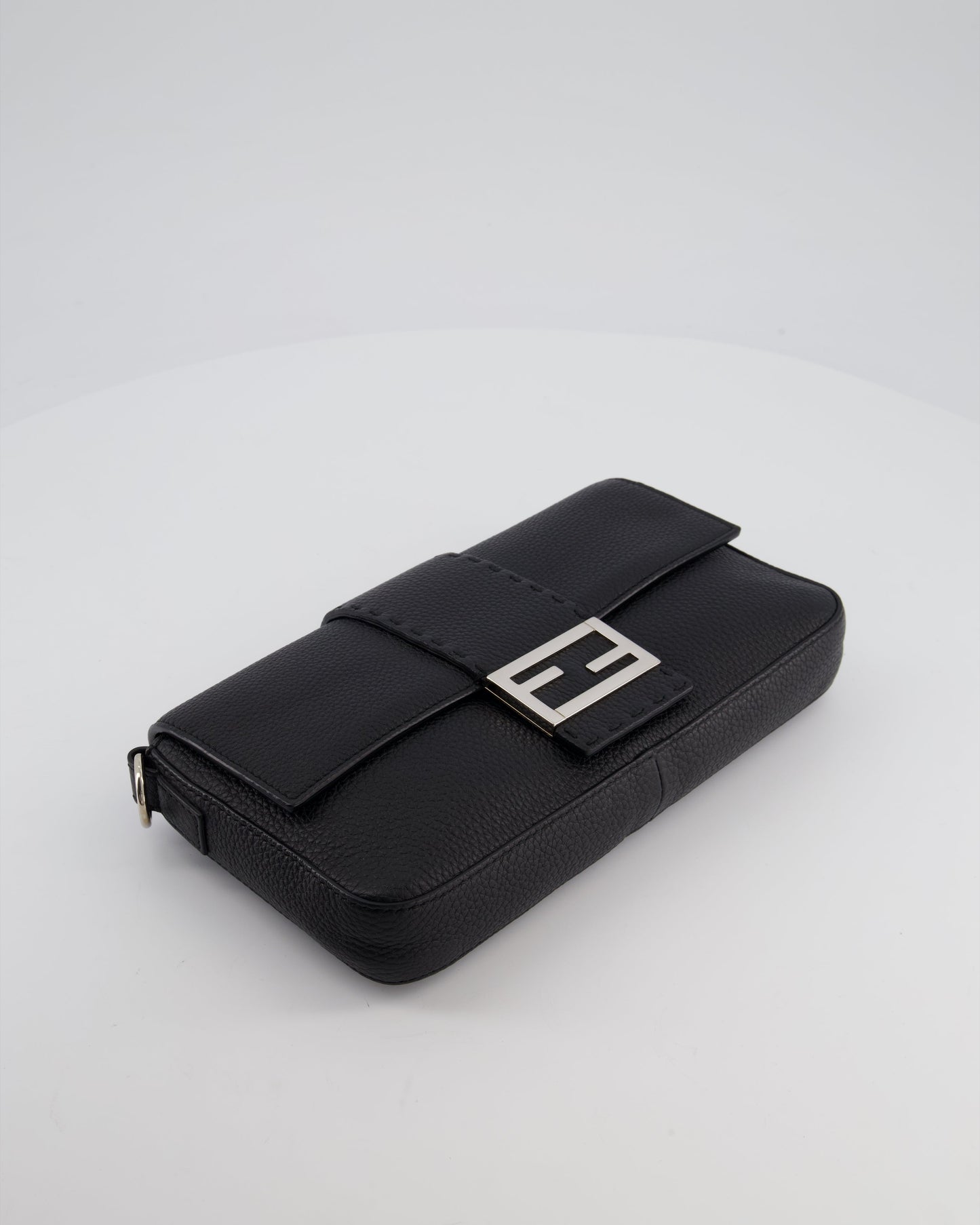 *MENSWEAR* Fendi Black Selleria Baguette Bag In Grained Leather with Silver Hardware