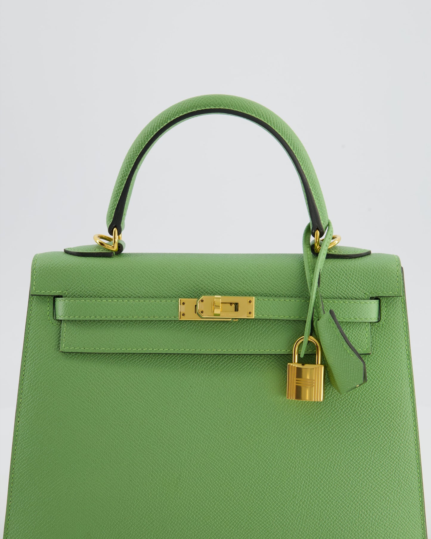 *HOT COLOUR* Herm�s Kelly 25 Sellier Bag in Vert Criquet Epsom Leather with Gold Hardware