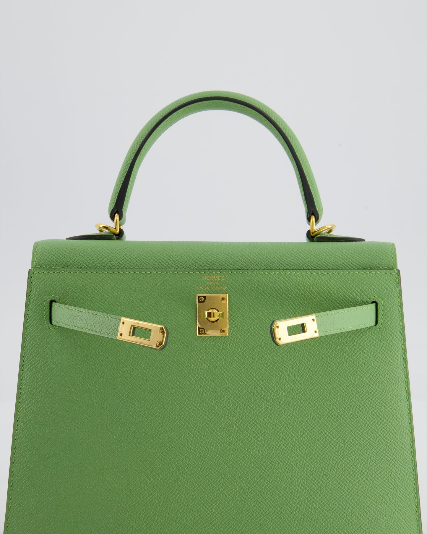 *HOT COLOUR* Herm�s Kelly 25 Sellier Bag in Vert Criquet Epsom Leather with Gold Hardware