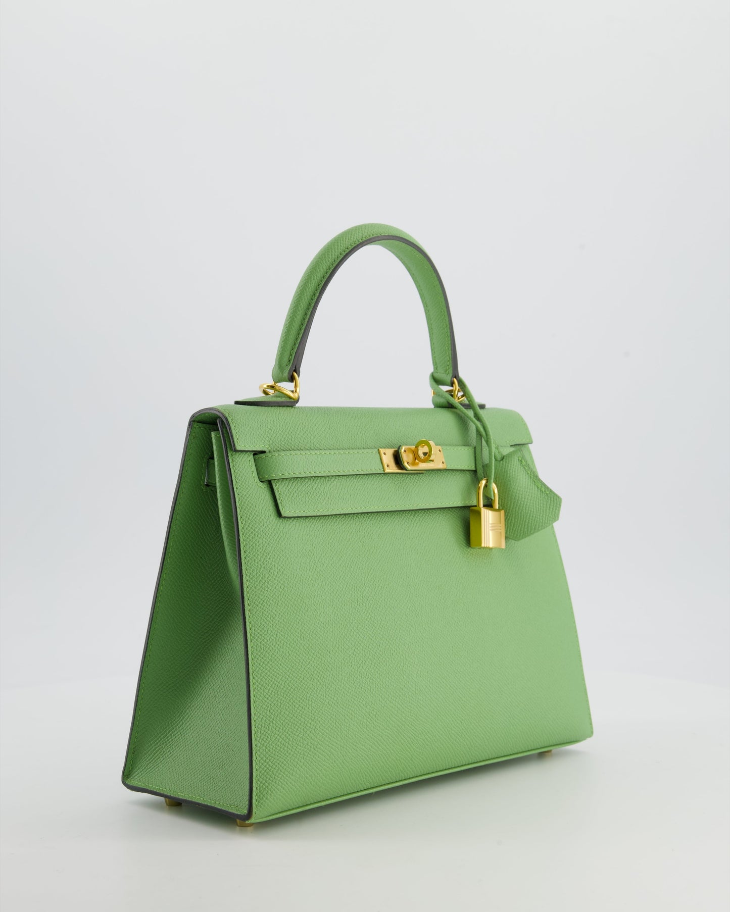 *HOT COLOUR* Herm�s Kelly 25 Sellier Bag in Vert Criquet Epsom Leather with Gold Hardware