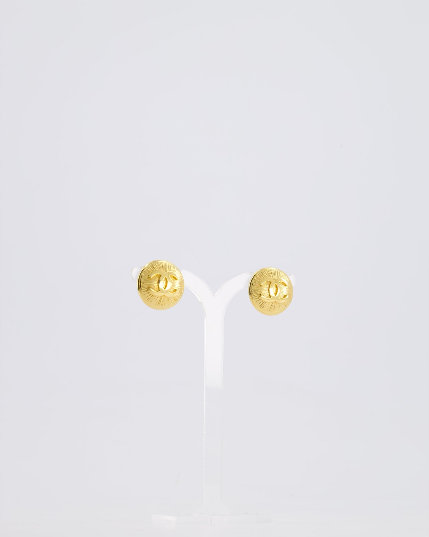 *HOT* Chanel   Gold Medallion Starburst Clip On Earrings with CC Logo Detail
