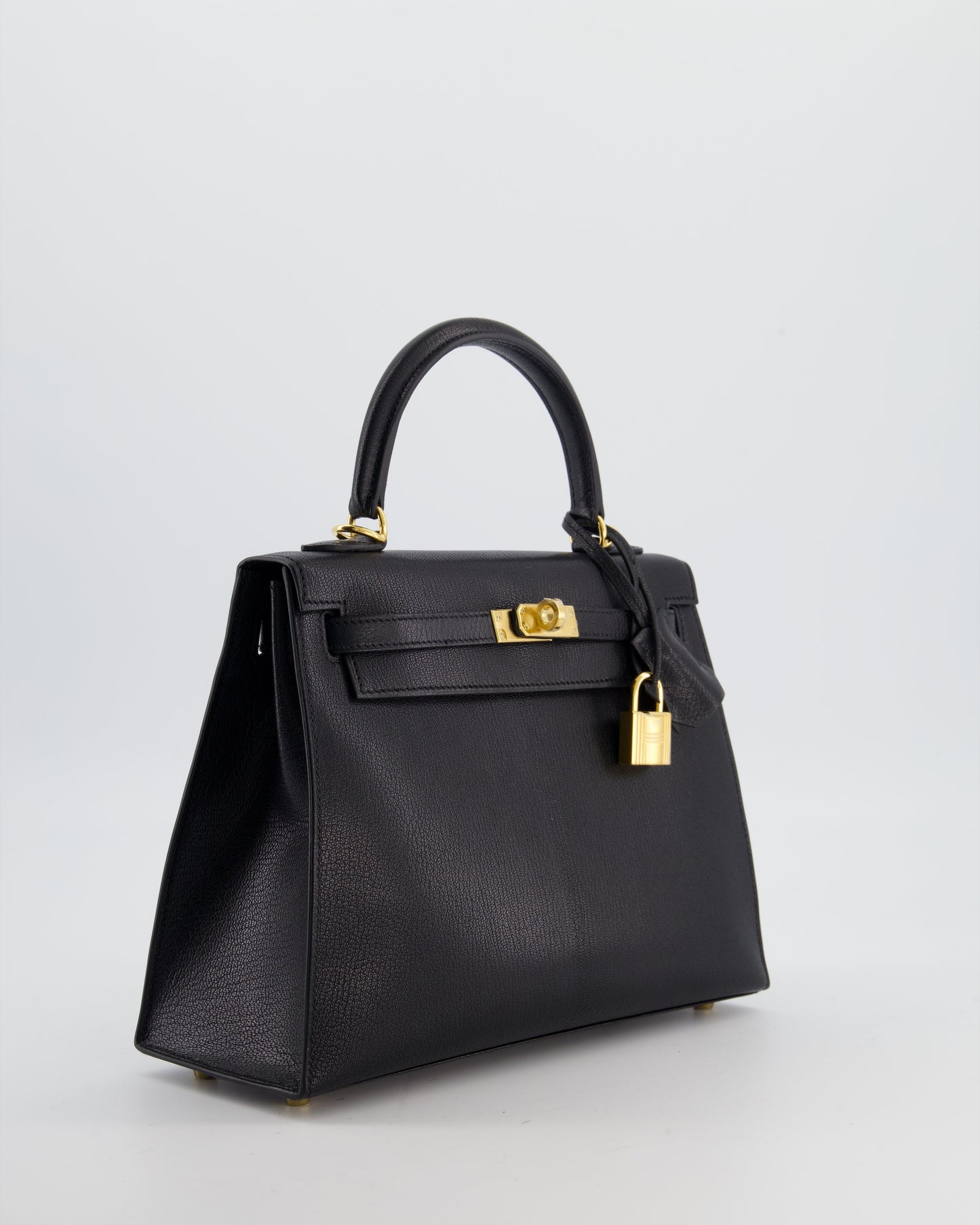 *SUPER RARE* Herm�s Kelly 25 Sellier Bag in Noir Ch�vre Chamkila Leather with Gold Hardware