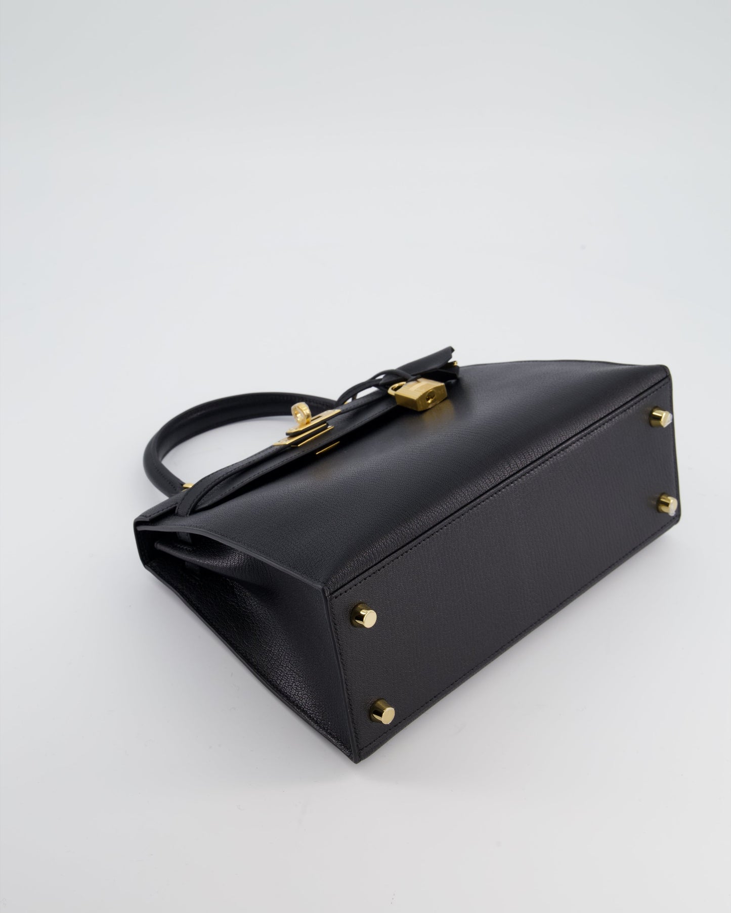 *SUPER RARE* Herm�s Kelly 25 Sellier Bag in Noir Ch�vre Chamkila Leather with Gold Hardware