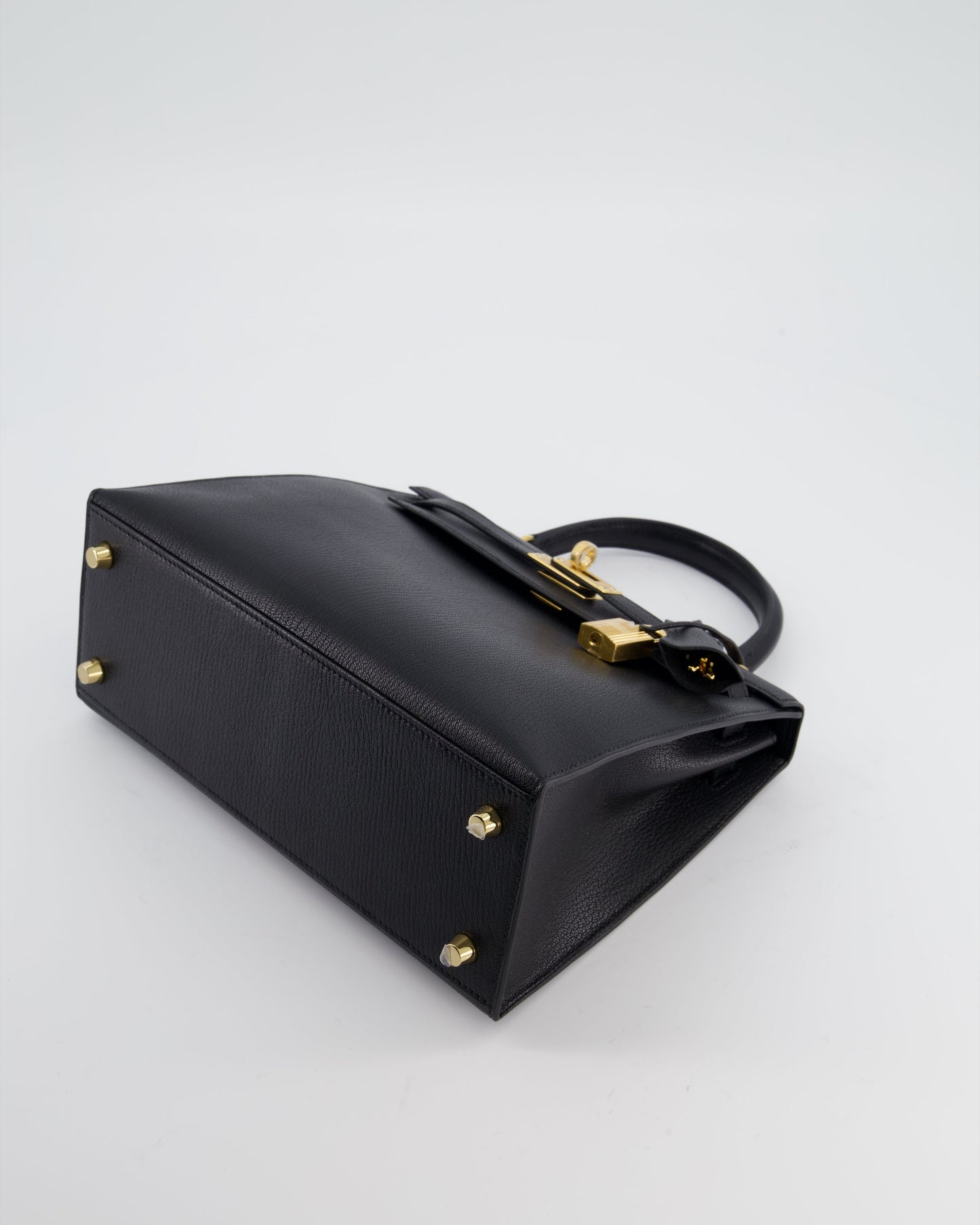 *SUPER RARE* Herm�s Kelly 25 Sellier Bag in Noir Ch�vre Chamkila Leather with Gold Hardware