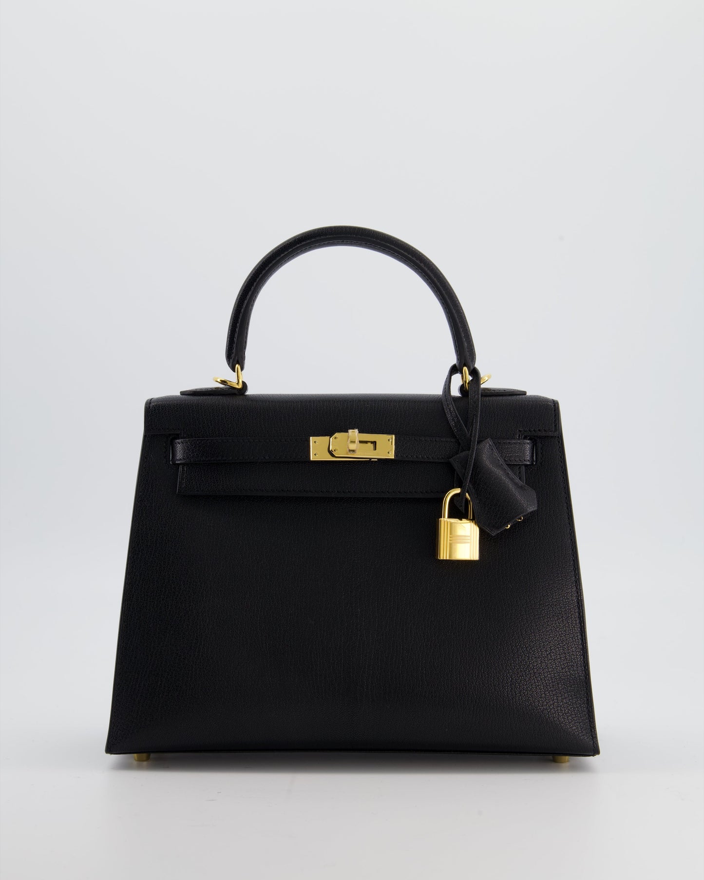 *SUPER RARE* Herm�s Kelly 25 Sellier Bag in Noir Ch�vre Chamkila Leather with Gold Hardware
