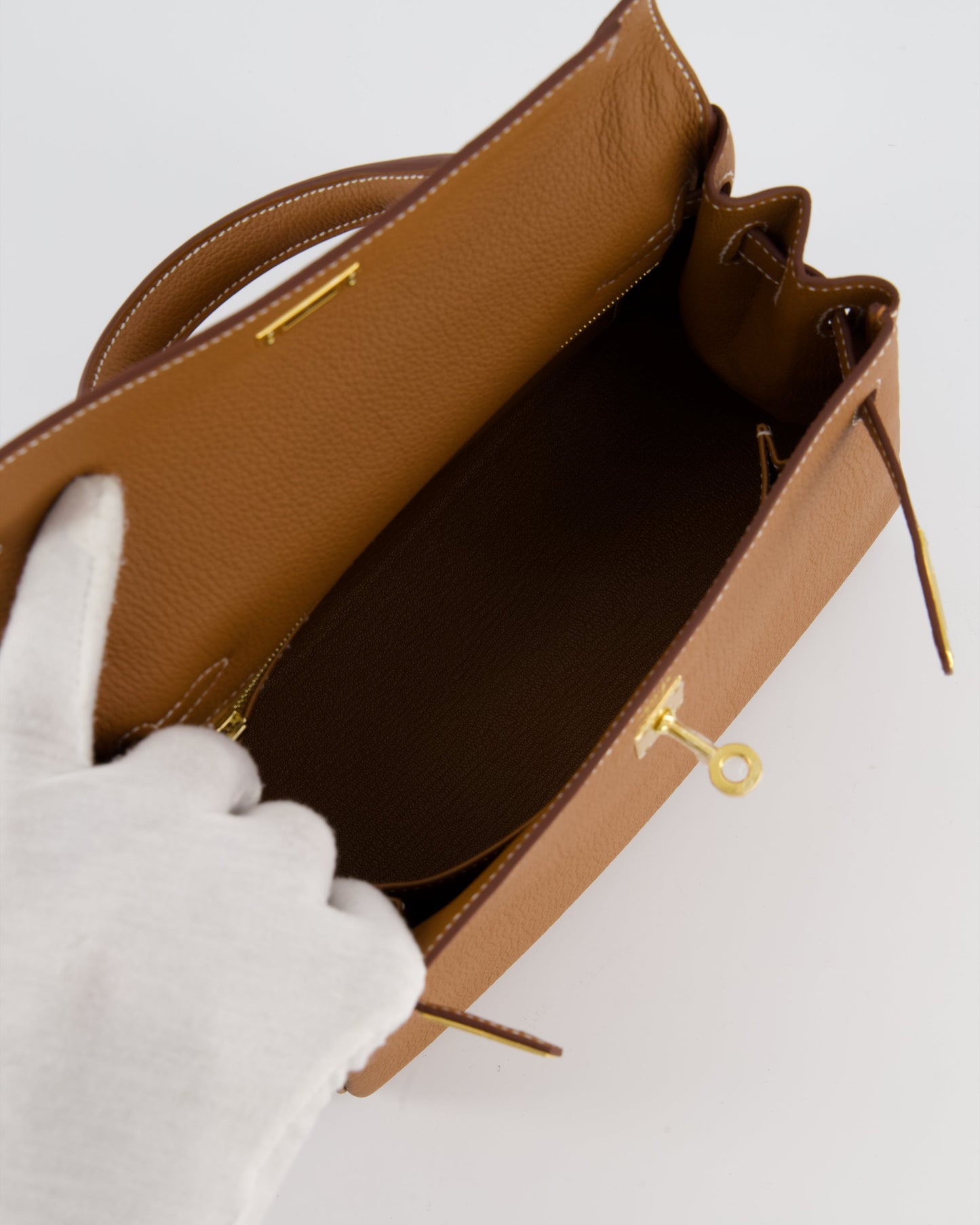 Herm�s Kelly 25 Retourne Bag in Gold Togo Leather with Gold Hardware