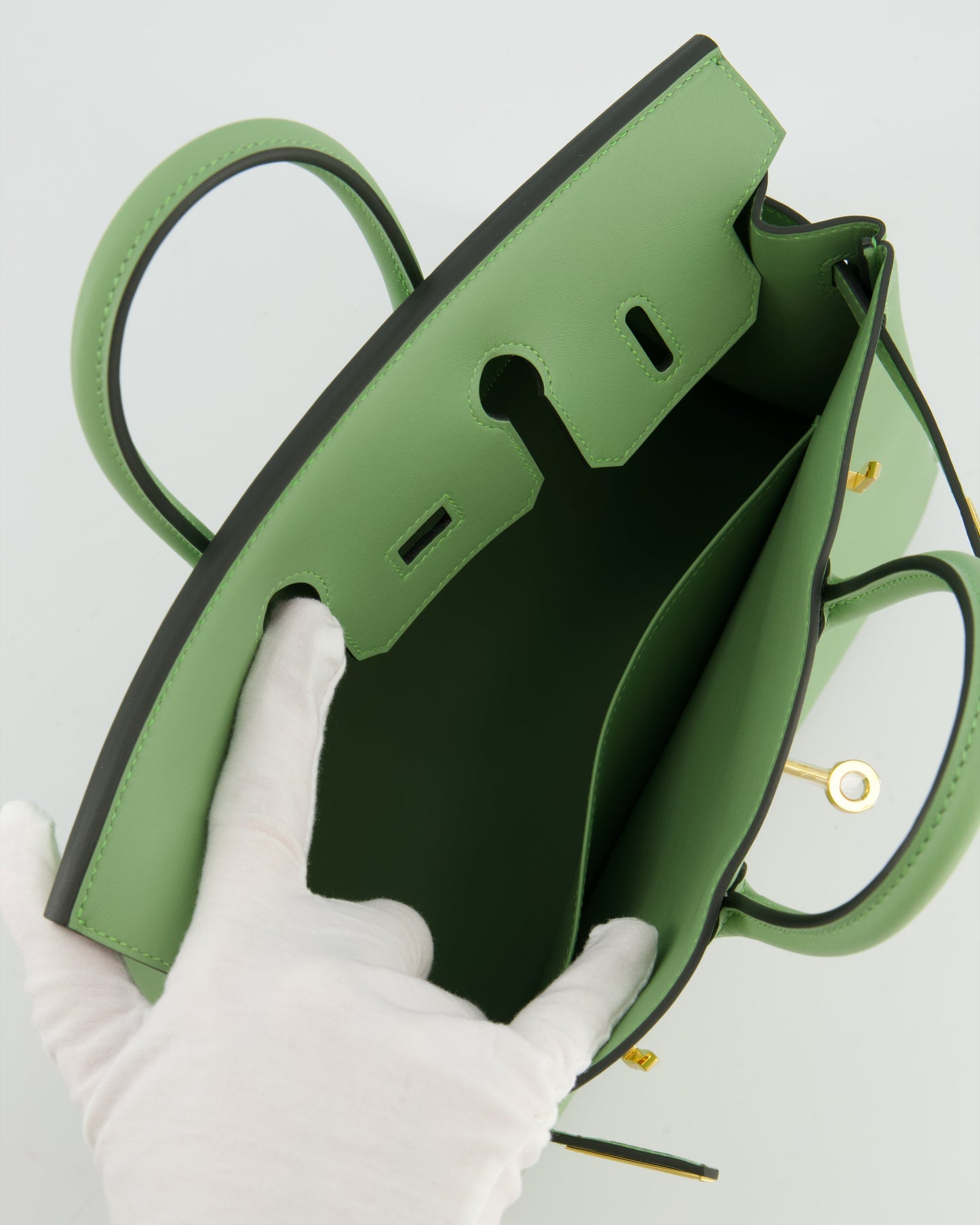 *HOT COLOUR* Herm�s Birkin 25 Retourne Bag in Vert Criquet Swift Leather with Gold Hardware