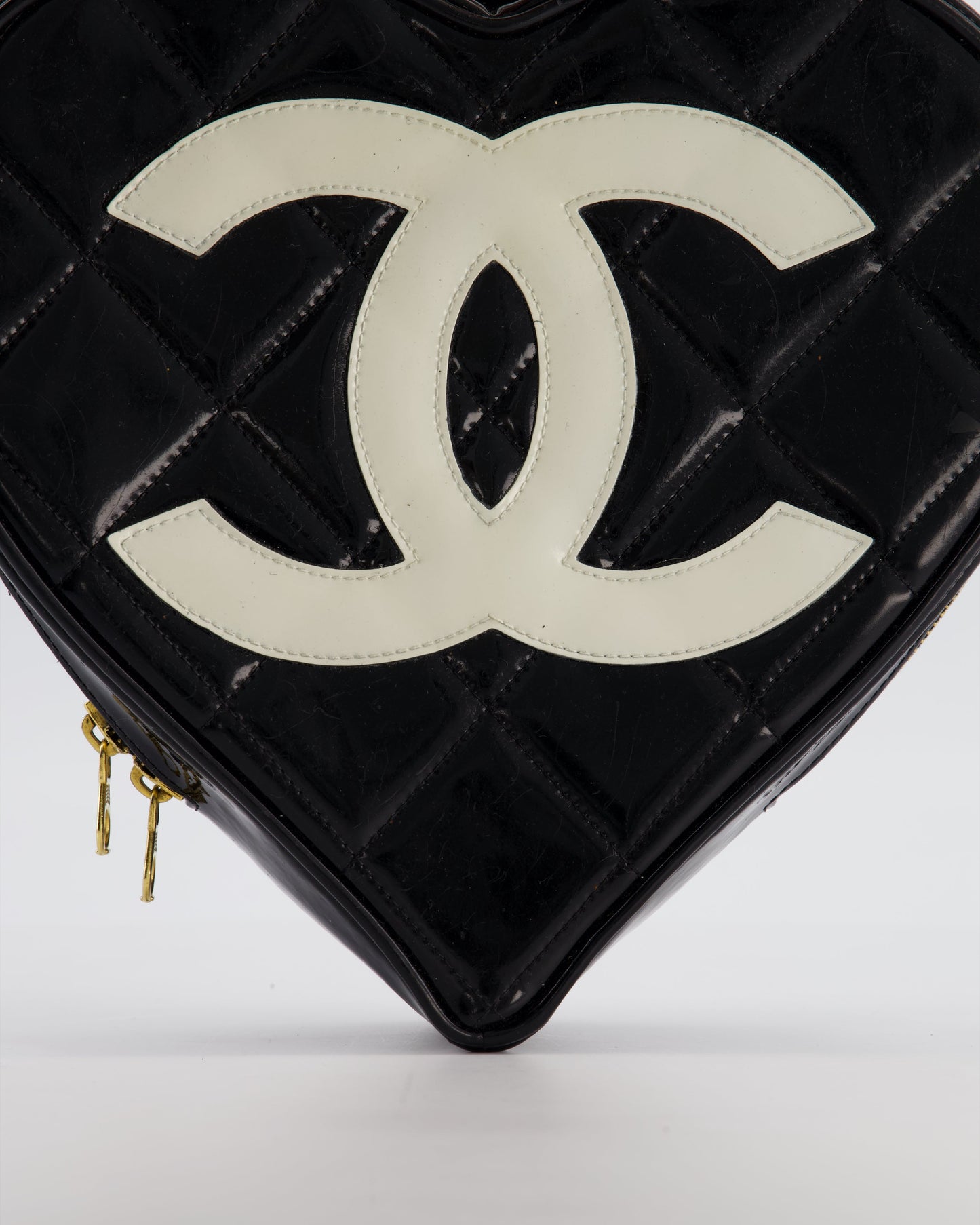 *RARE COLLECTORS ITEM* Chanel 1995   Black Heart Vanity Bag with White CC Logo and Gold Chain Handle Detail