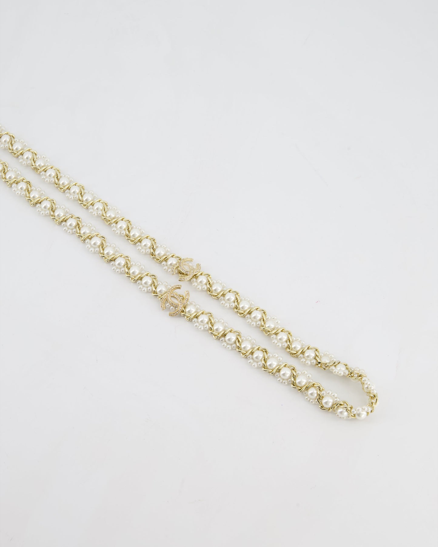 Chanel 21/A MŽtiers dÕArt Champagne Gold Medallion CC Pearl Necklace