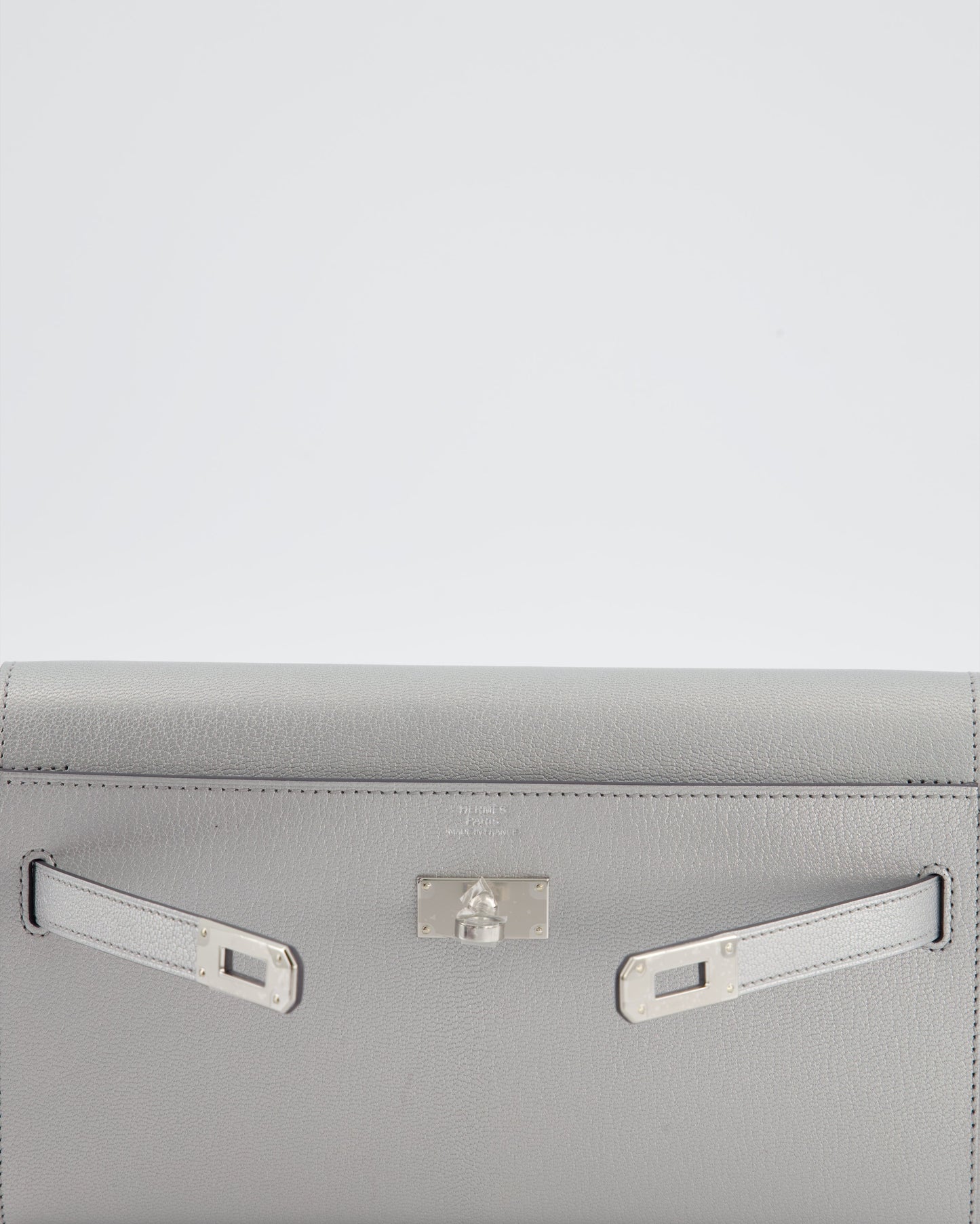 *SUPER RARE* Herm�s Kelly To Go Bag in Argent Chevre Chamkila Leather with Palladium Hardware