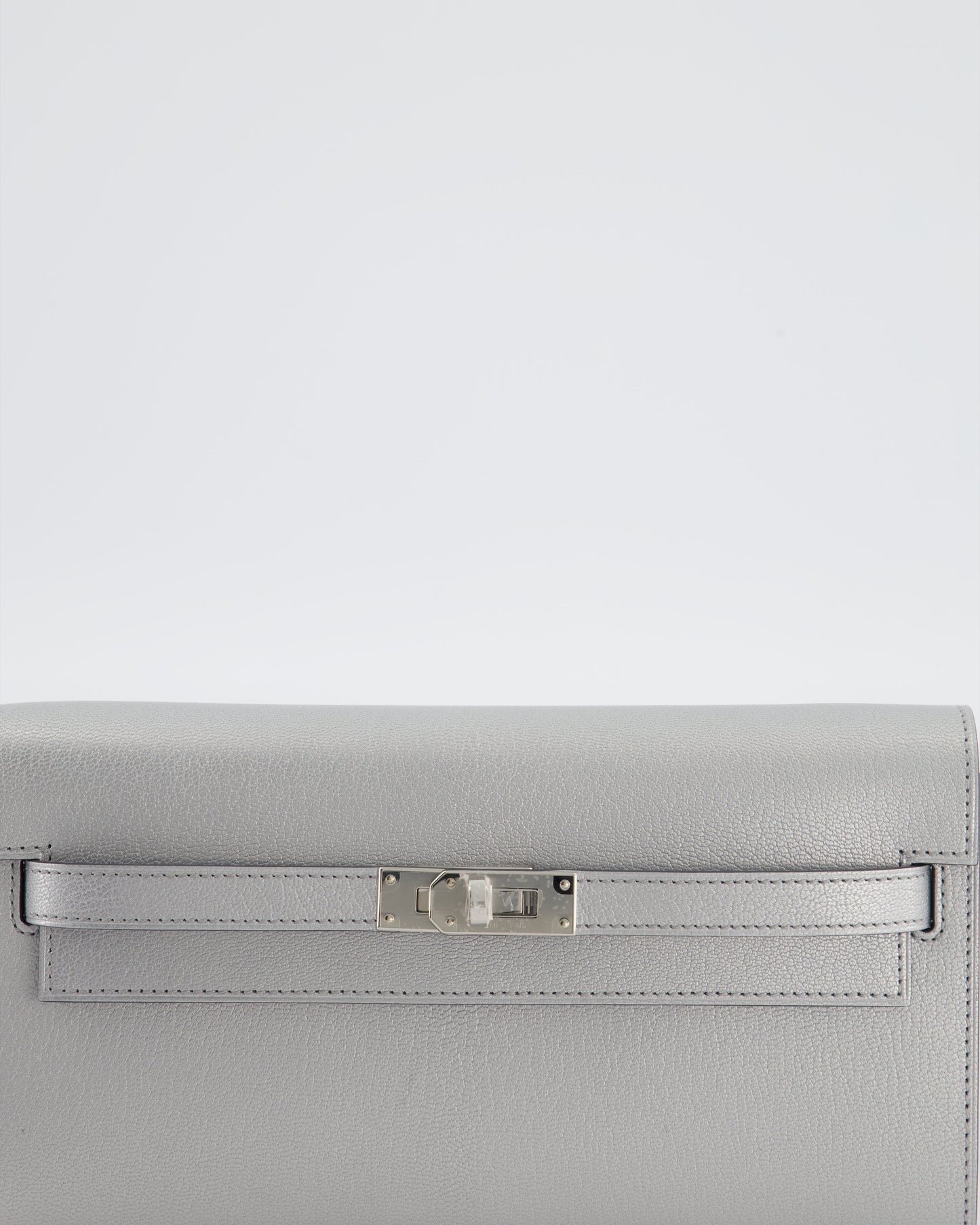*SUPER RARE* Herm�s Kelly To Go Bag in Argent Chevre Chamkila Leather with Palladium Hardware