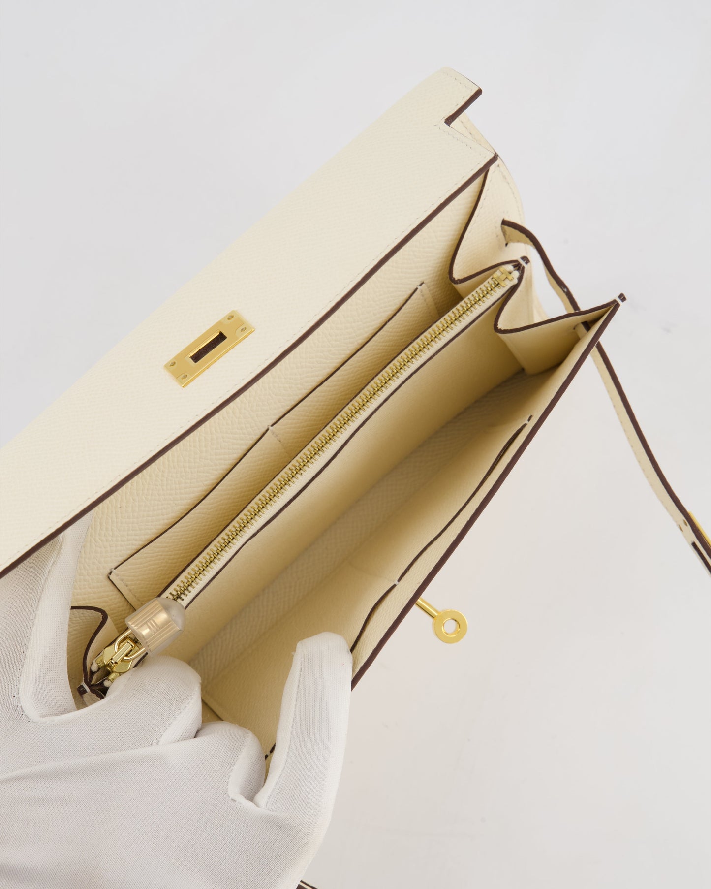 Herm�s Kelly To Go Bag in Nata Epsom Leather with Gold Hardware