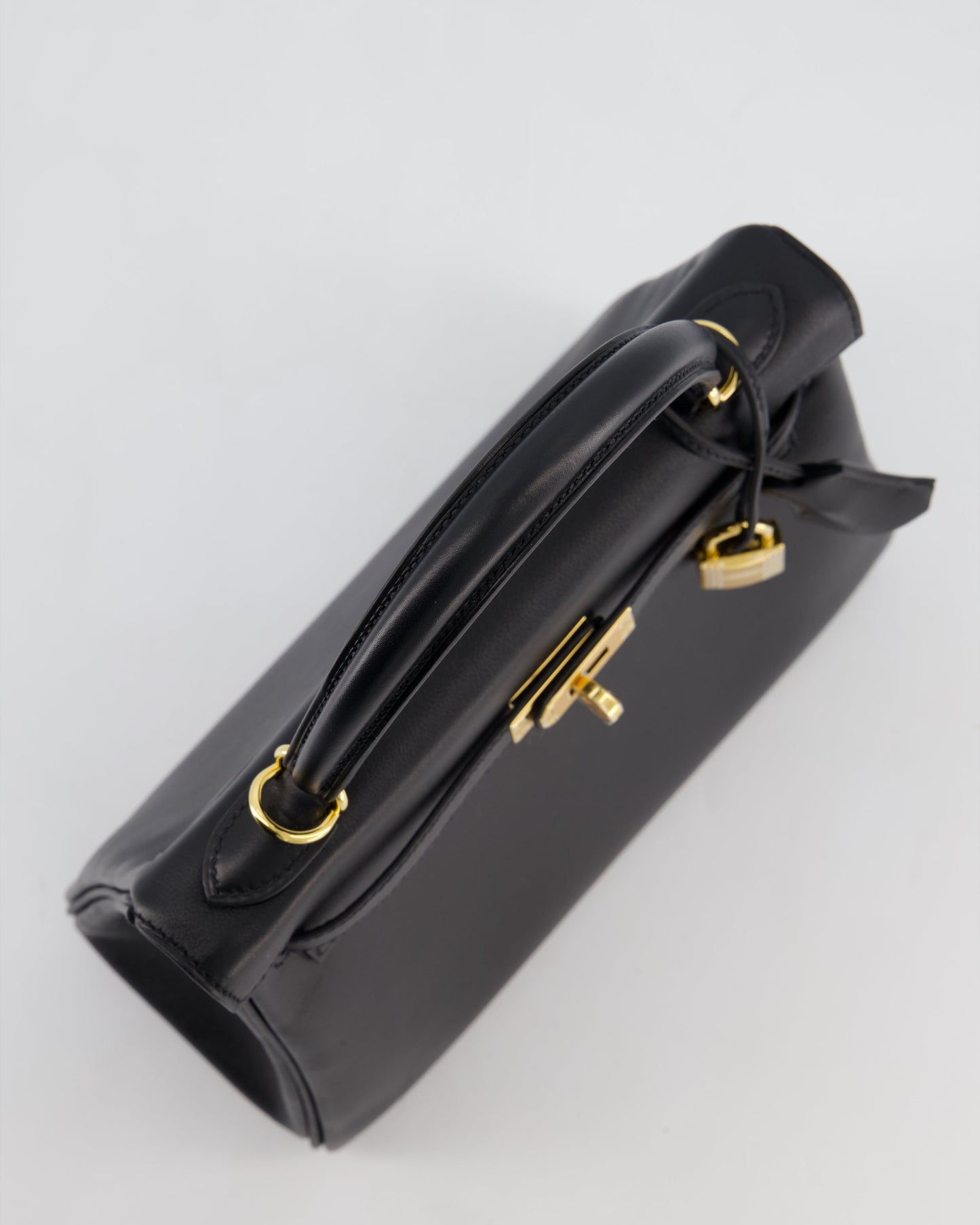 *RARE* Herm�s Black Kelly 25 Retourne Bag in Cheri Leather with Gold Hardware