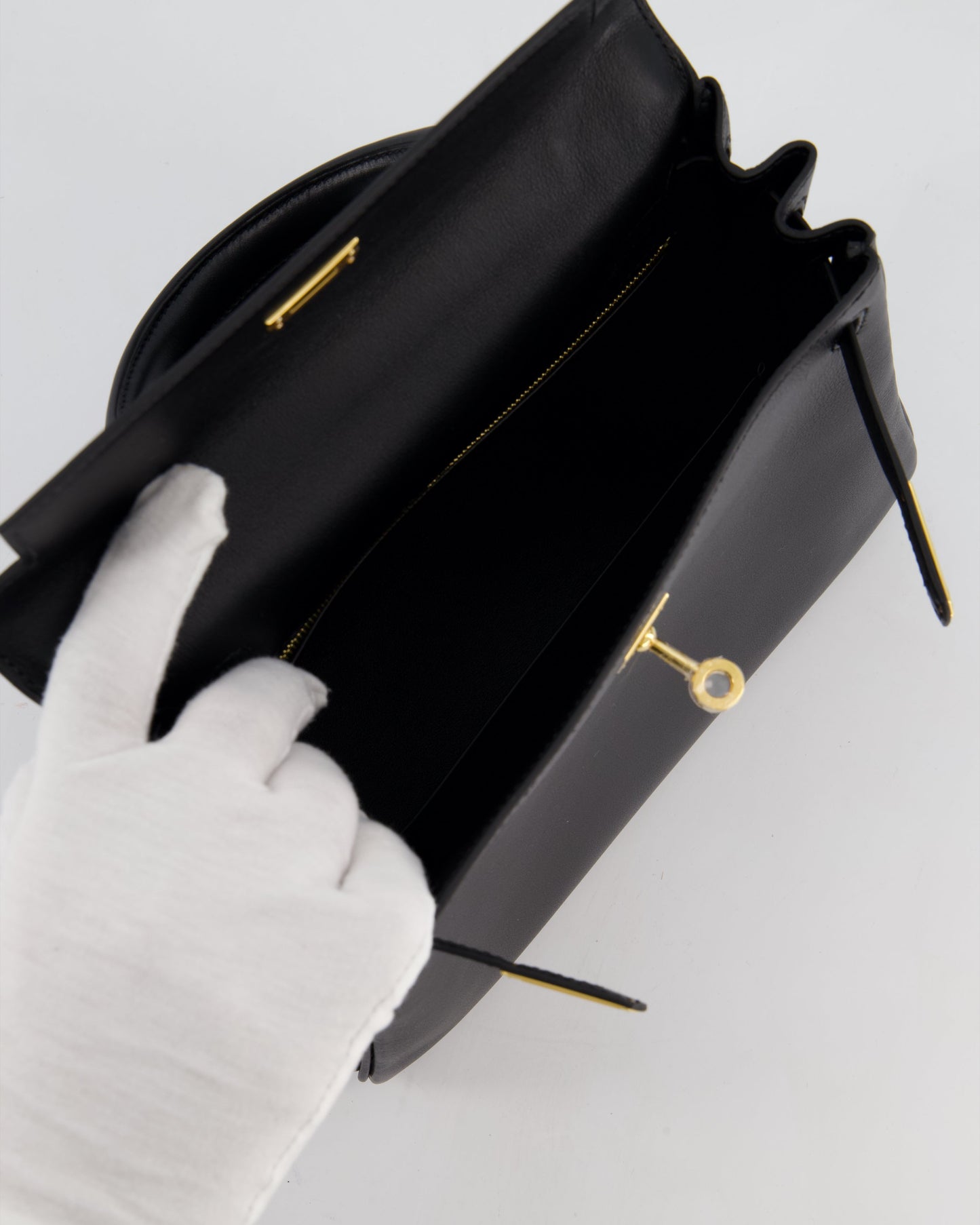 *RARE* Herm�s Black Kelly 25 Retourne Bag in Cheri Leather with Gold Hardware