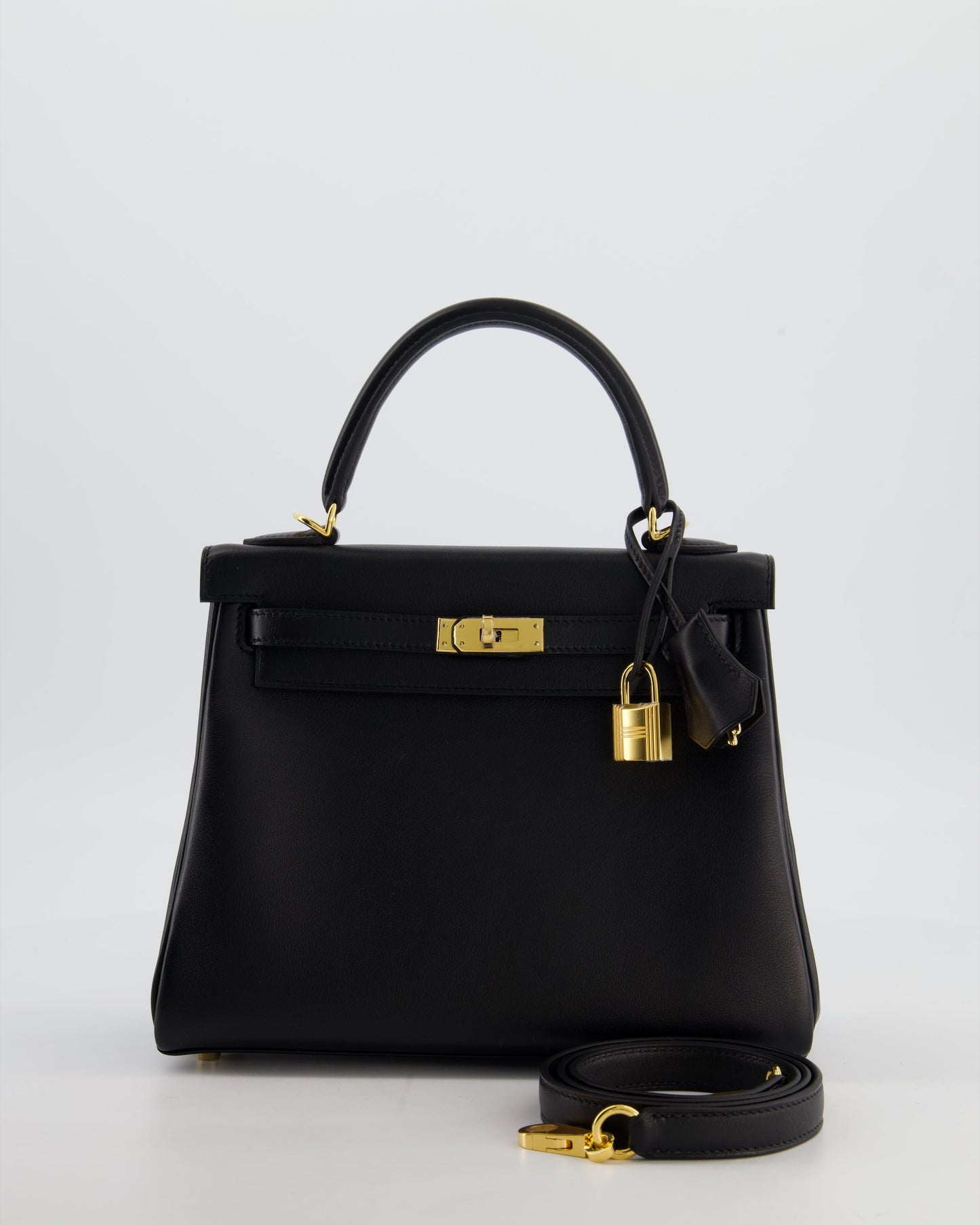 *RARE* Herm�s Black Kelly 25 Retourne Bag in Cheri Leather with Gold Hardware