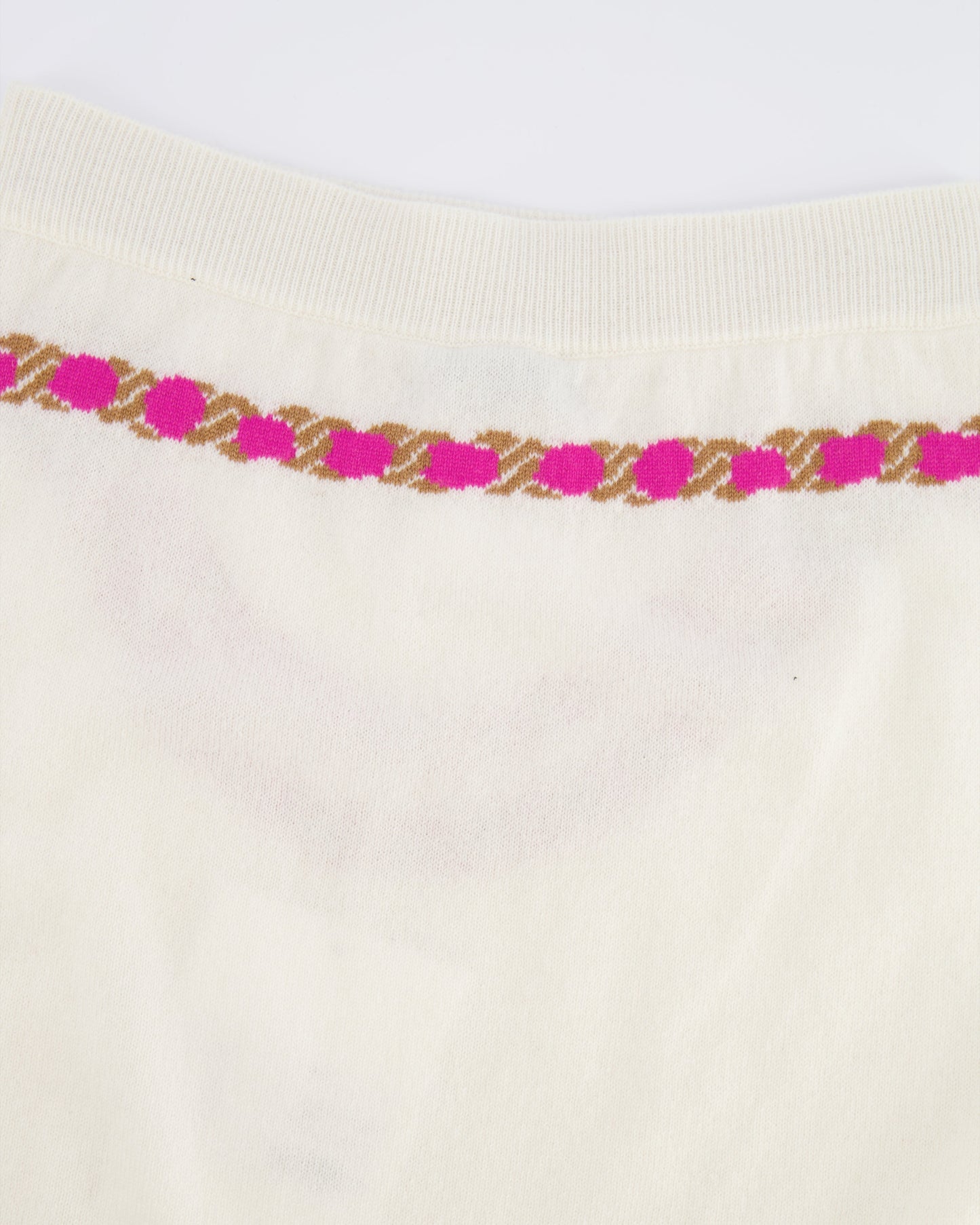 Chanel 23N Coco Neige Cream Cashmere Mini Skirt with Fuchsia and Beige CC Logo Chain Pattern with Crystal Embellished CC Logo Detail Size FR 34 (UK 6)