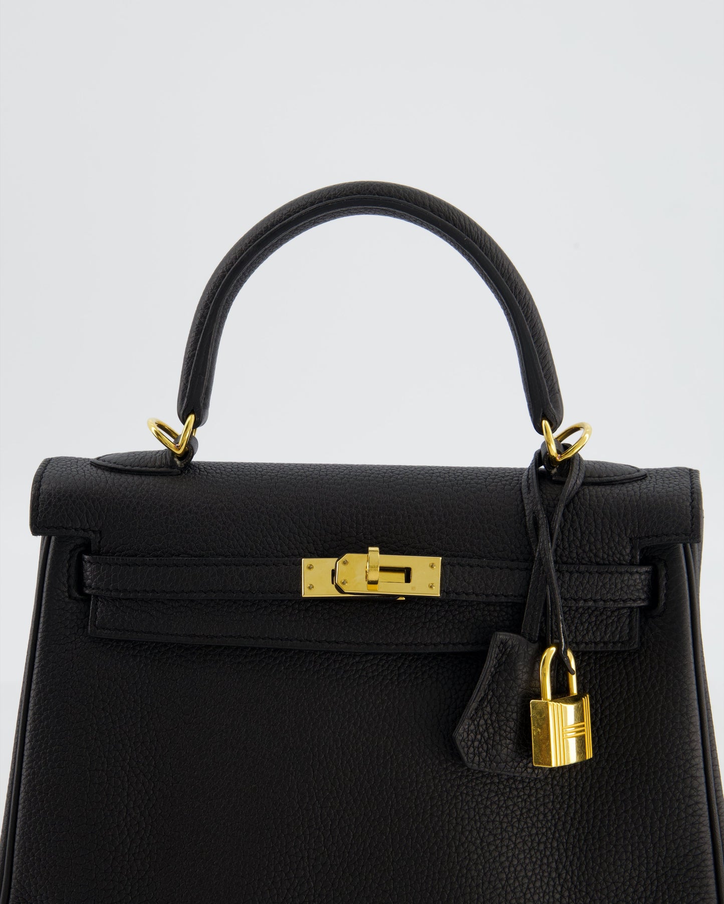 *FIRE PRICE* Herm�s Kelly 25 Retourne Bag in Noir Togo Leather with Gold Hardware