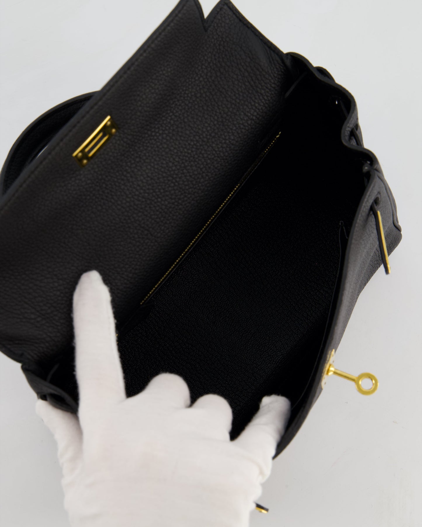*FIRE PRICE* Herm�s Kelly 25 Retourne Bag in Noir Togo Leather with Gold Hardware