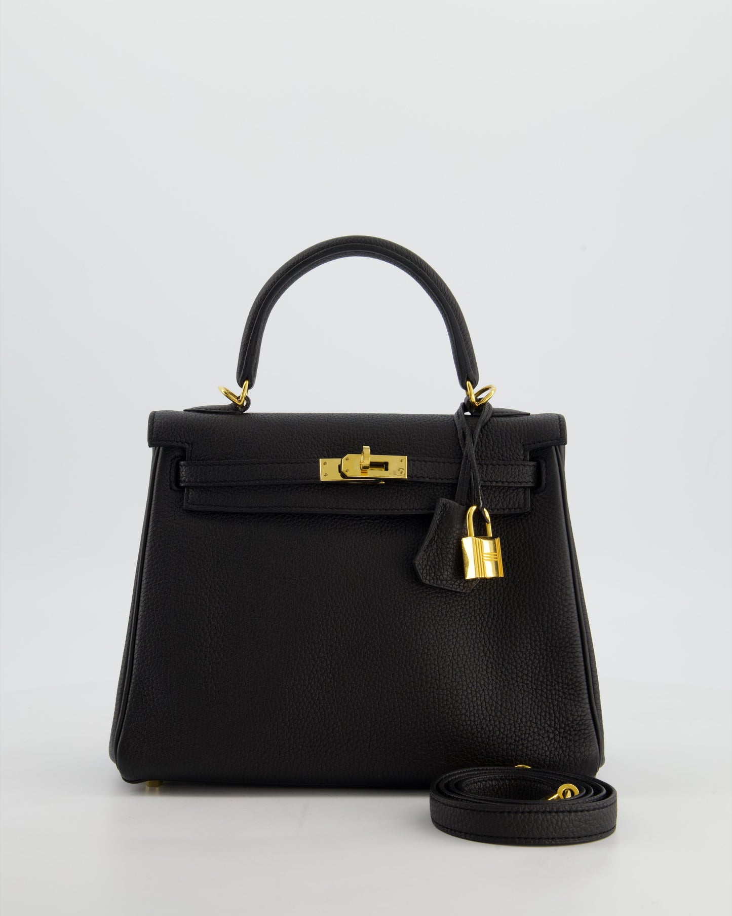*FIRE PRICE* Herm�s Kelly 25 Retourne Bag in Noir Togo Leather with Gold Hardware