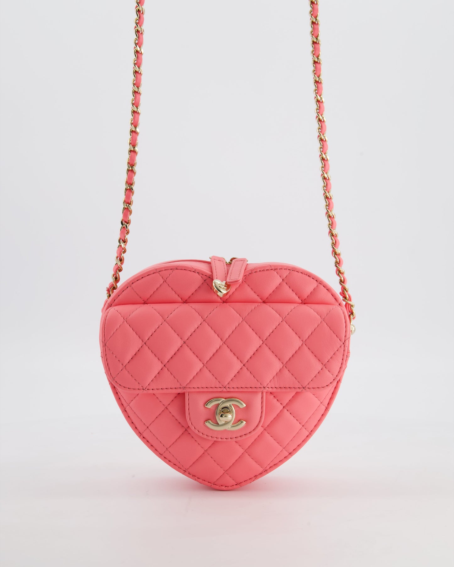 *RARE* Chanel 22C Pink Heart Crossbody bag in Lambskin Leather with Champagne Gold Hardware