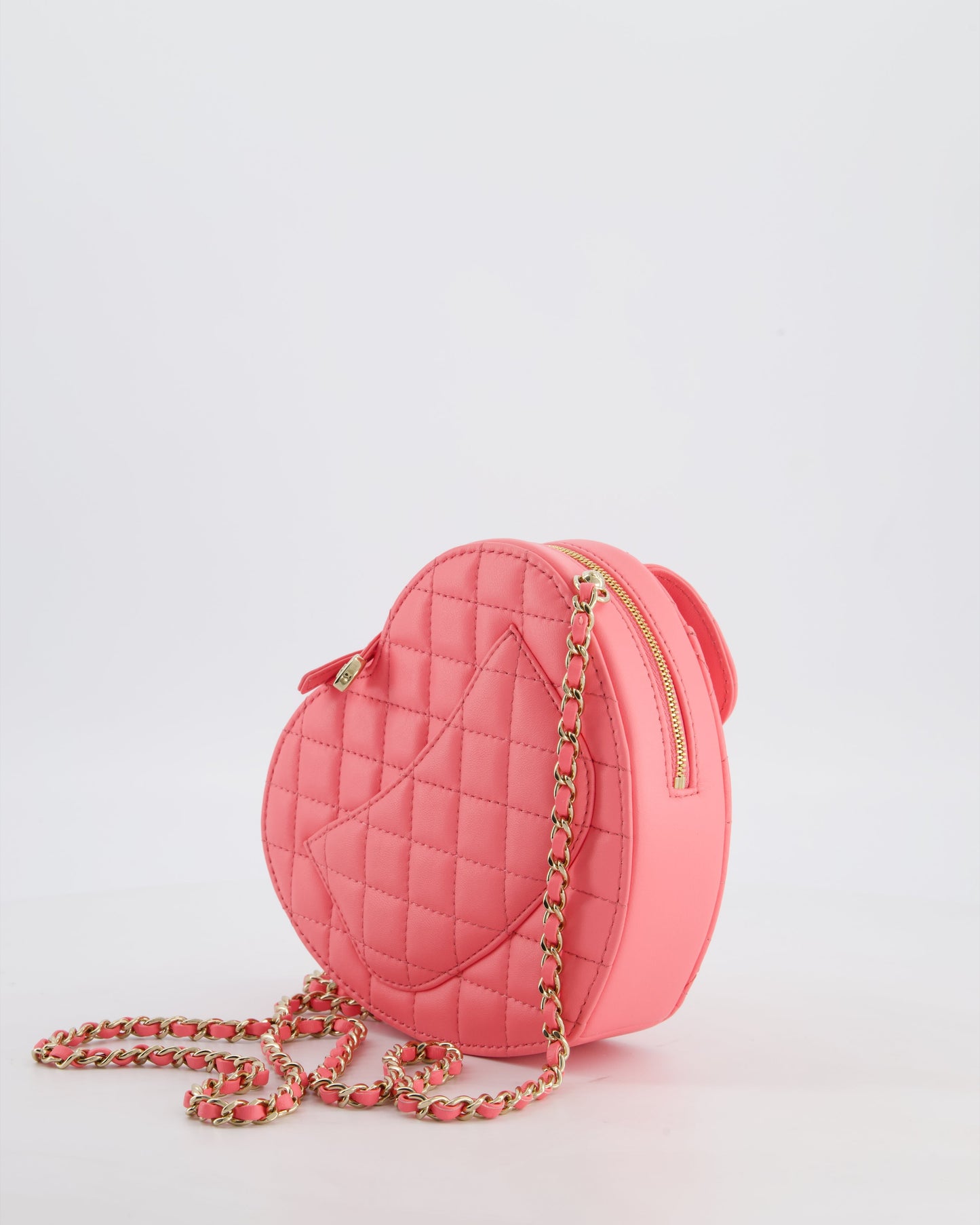 *RARE* Chanel 22C Pink Heart Crossbody bag in Lambskin Leather with Champagne Gold Hardware